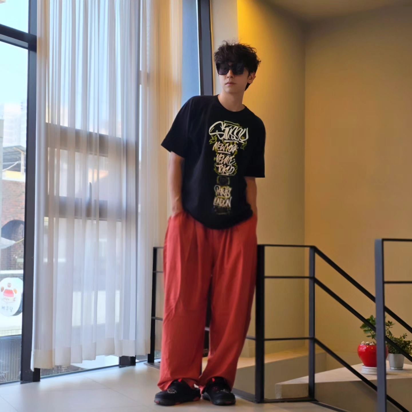 Stussy x Born X Raised Handstyles T-Shirt Black, Crocs x Staple Classic All Terrain Clog Black 착용 스타일 - 10