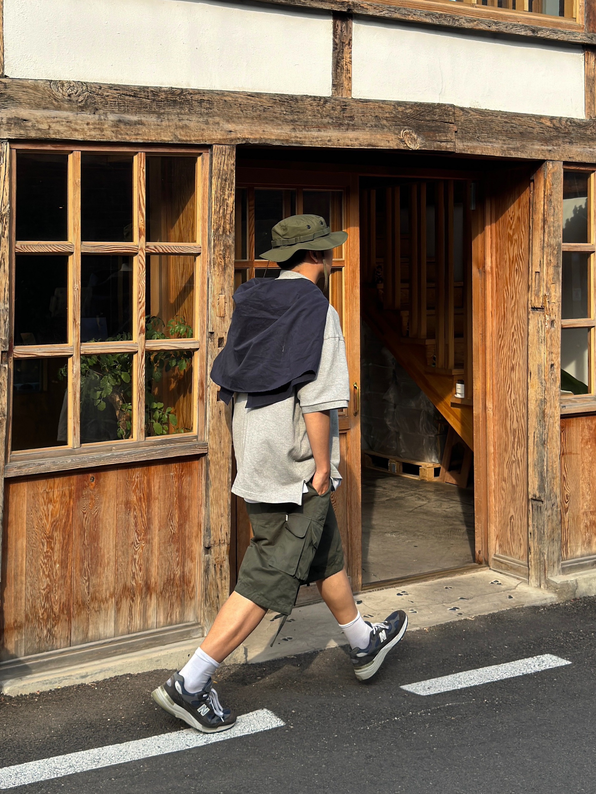 New Balance 992 Made in USA Navy, YMCL KY Jungle Hat Olive 착용 스타일 - 5