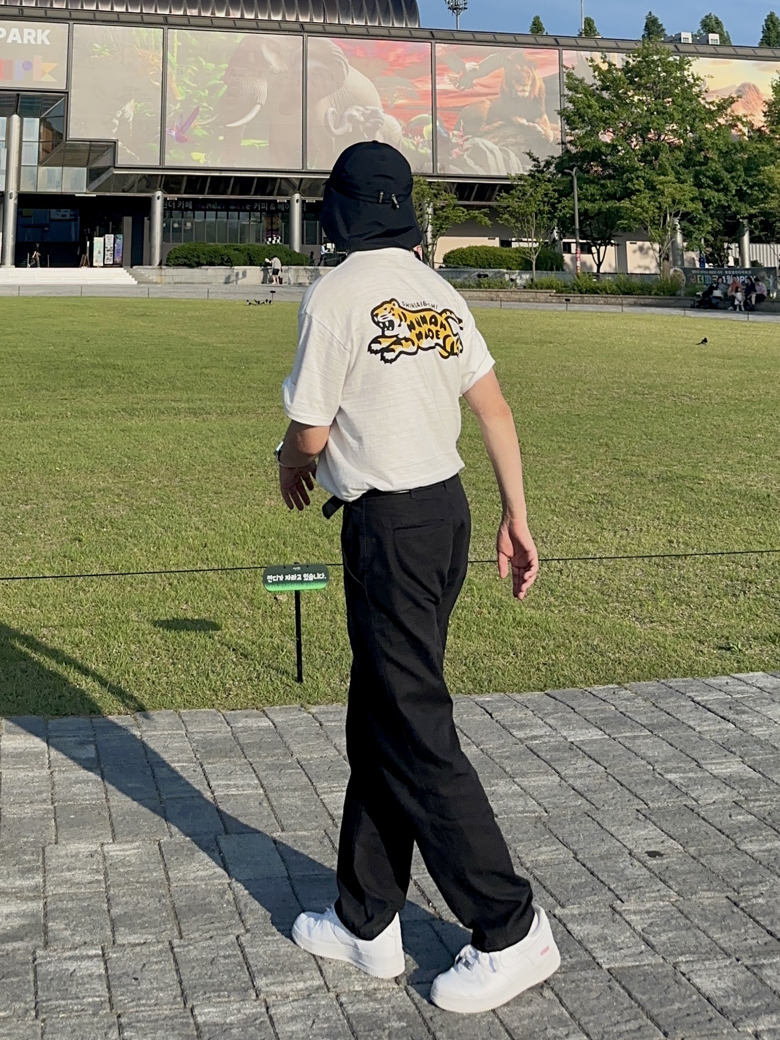 Supreme Gore-Tex Sunshield Hat Black - 24SS, Nike x Supreme Air Force 1 Low White 착용 스타일 - 4