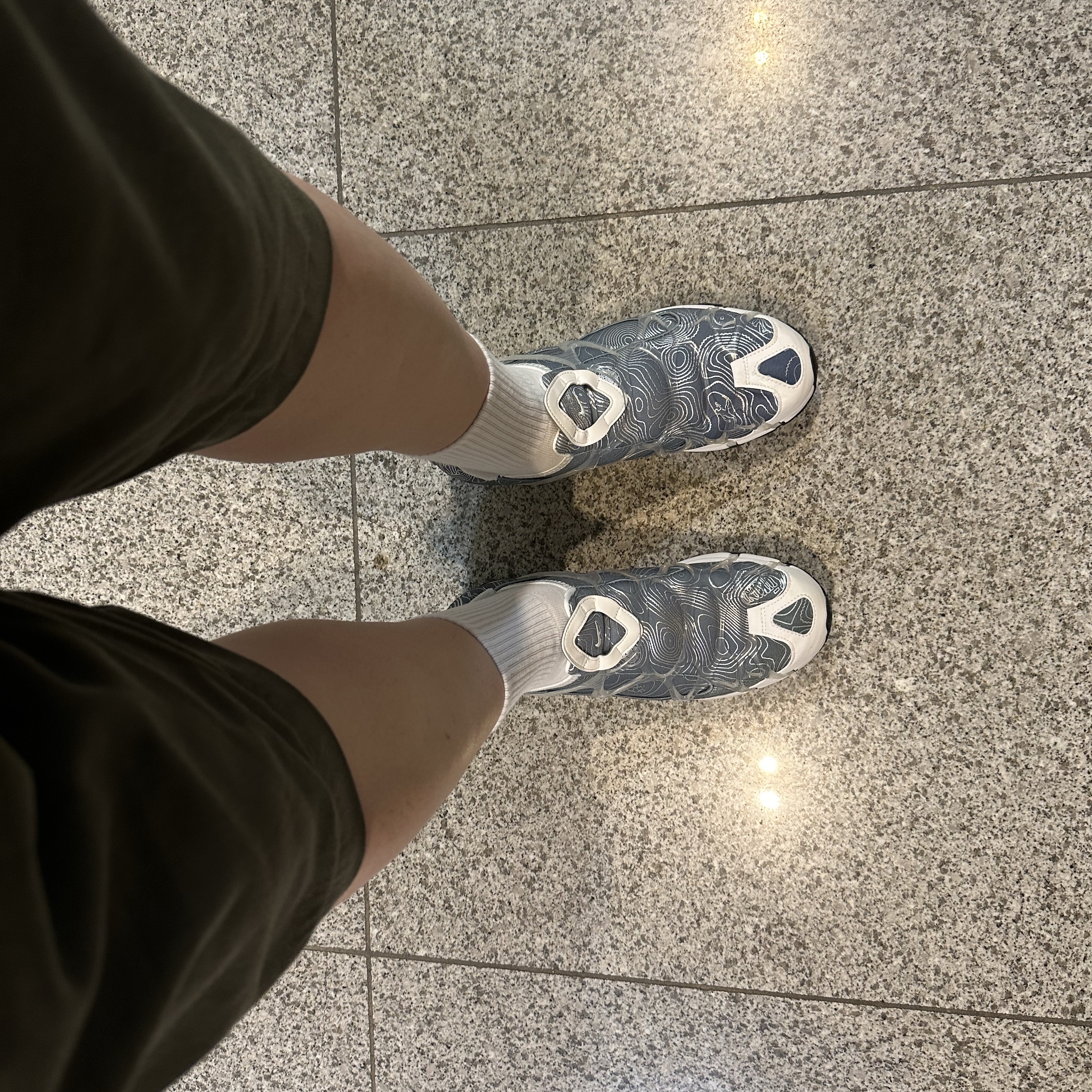 Nike Air Kukini SE Summit White and Aviator Grey 착용 스타일