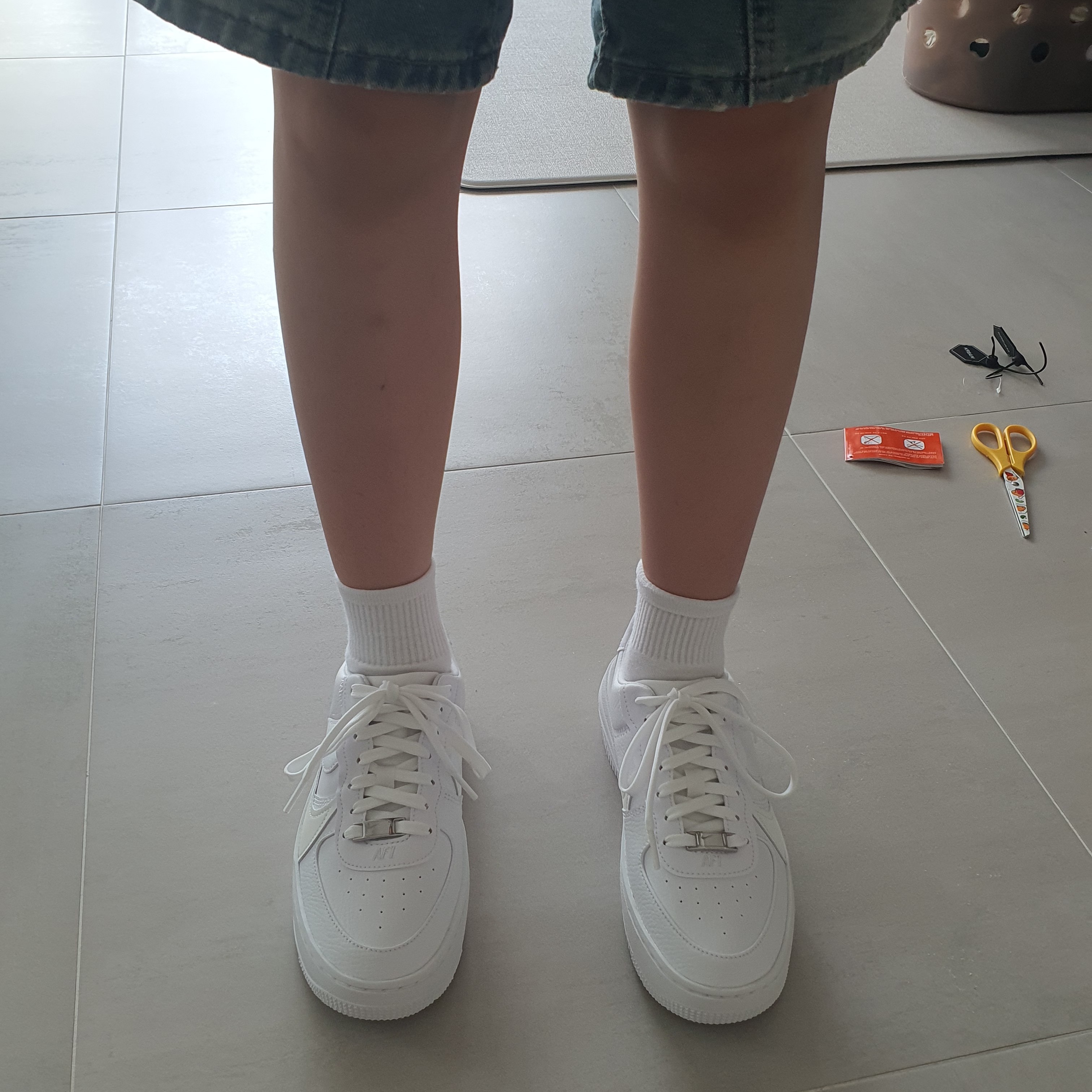 (W) Nike Air Force 1 PLT.AF.ORM Triple White 착용 스타일