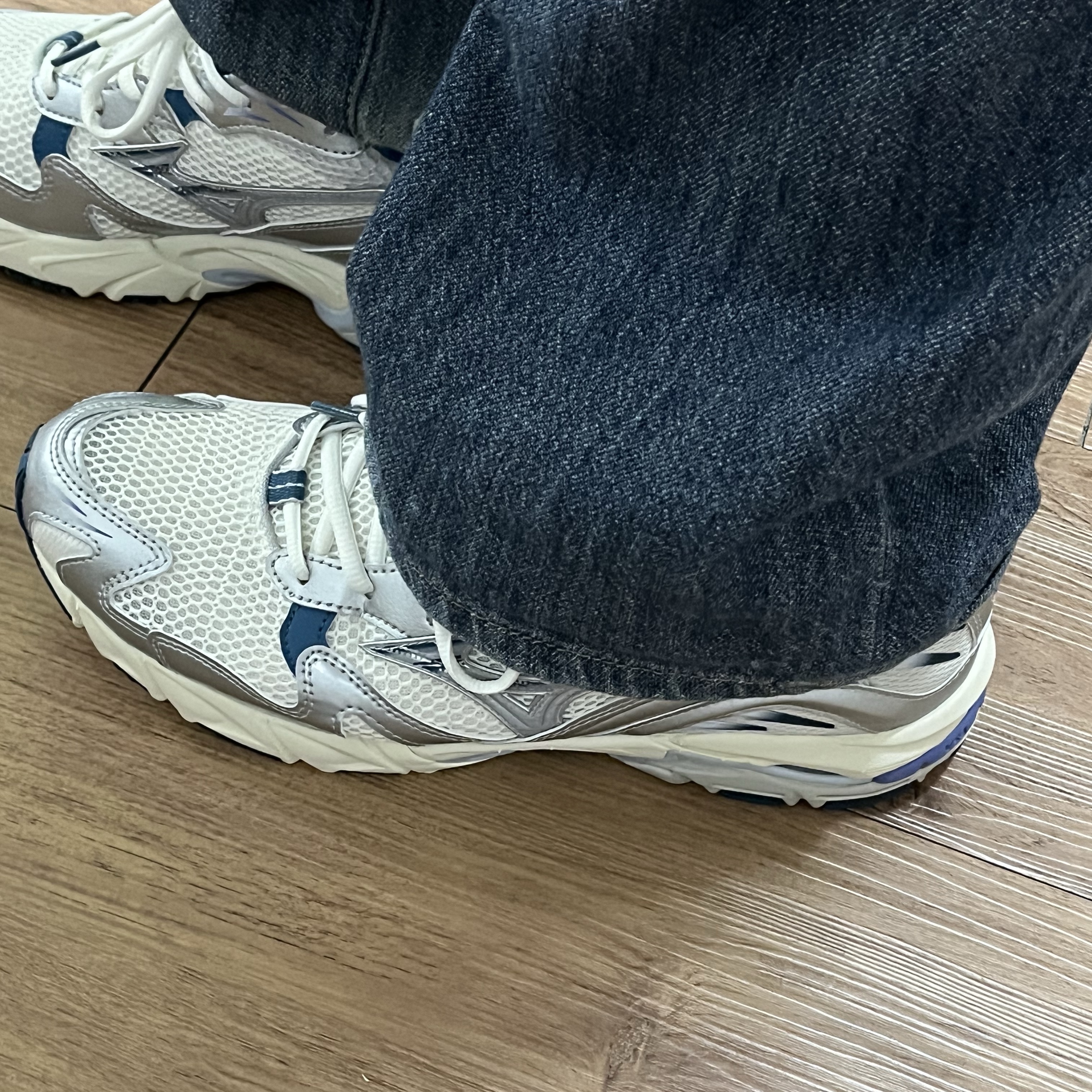 Mizuno Wave Rider 10 Arctic Ice 착용 스타일
