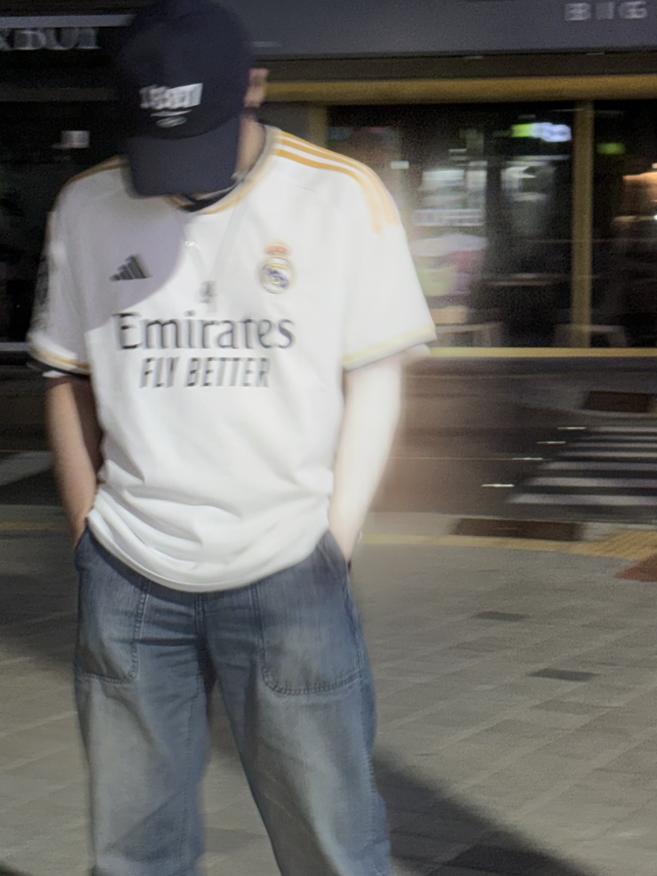 Adidas Real Madrid 2023/24 Home Jersey White - KR Sizing (Non Marking Ver.) 착용 스타일 - 1