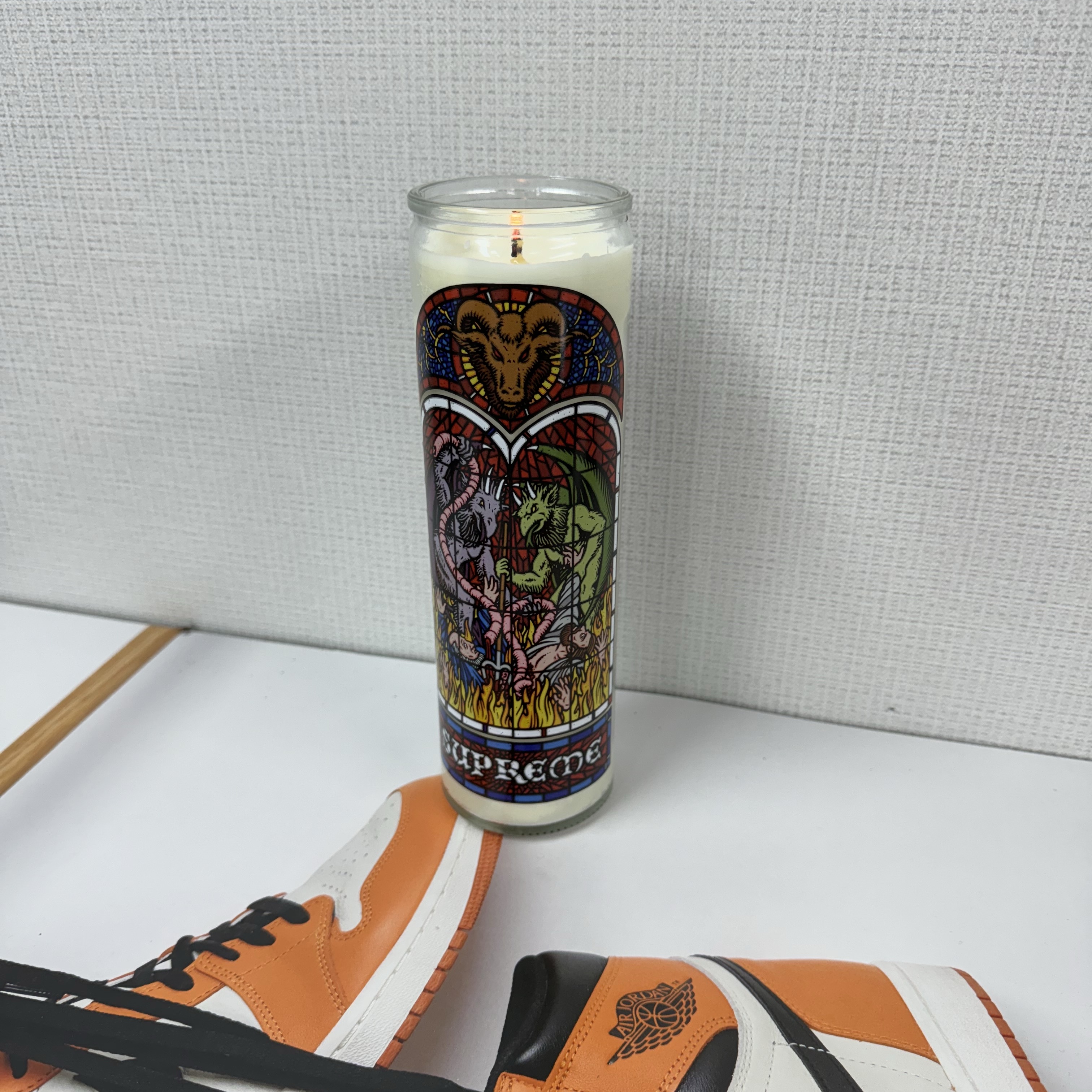 Supreme Prayer Candle White - 23FW 착용 스타일