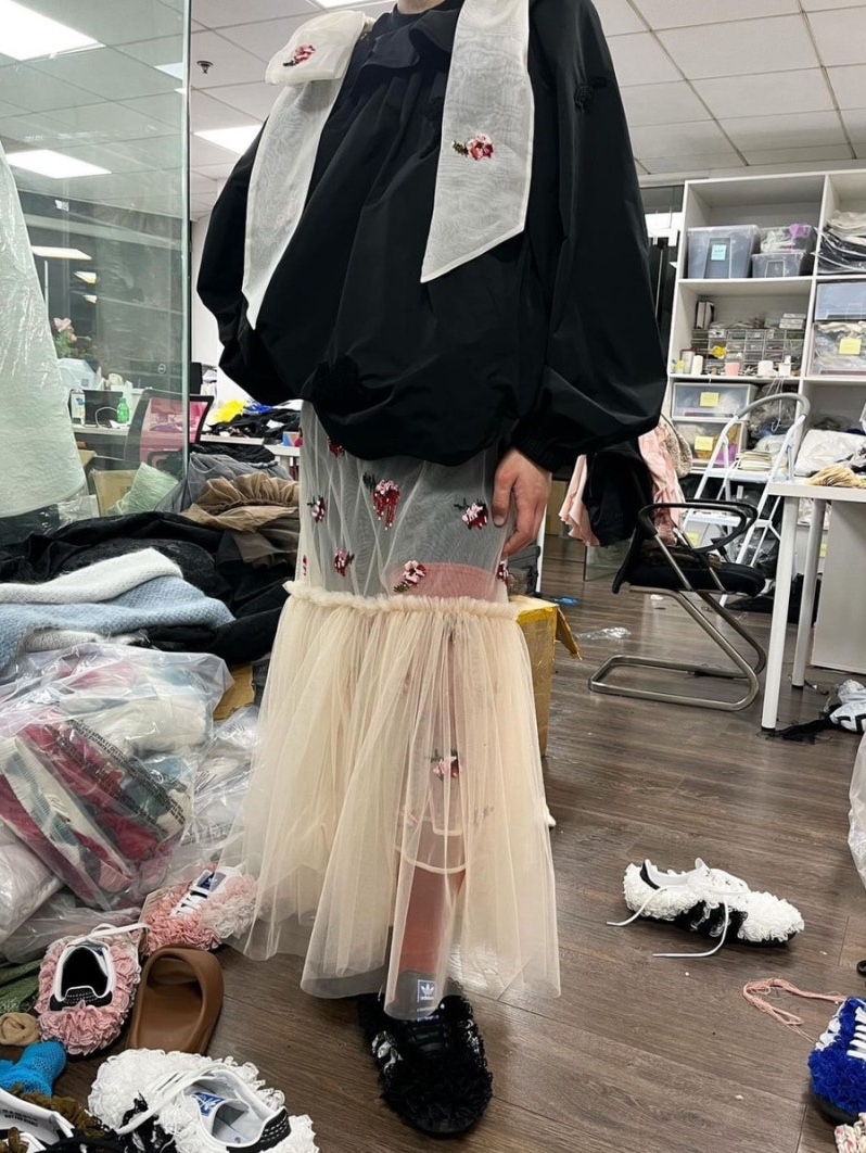 Caroline Hu x Adidas Women Samba Lace Black - 24FW 착용 스타일 - 1