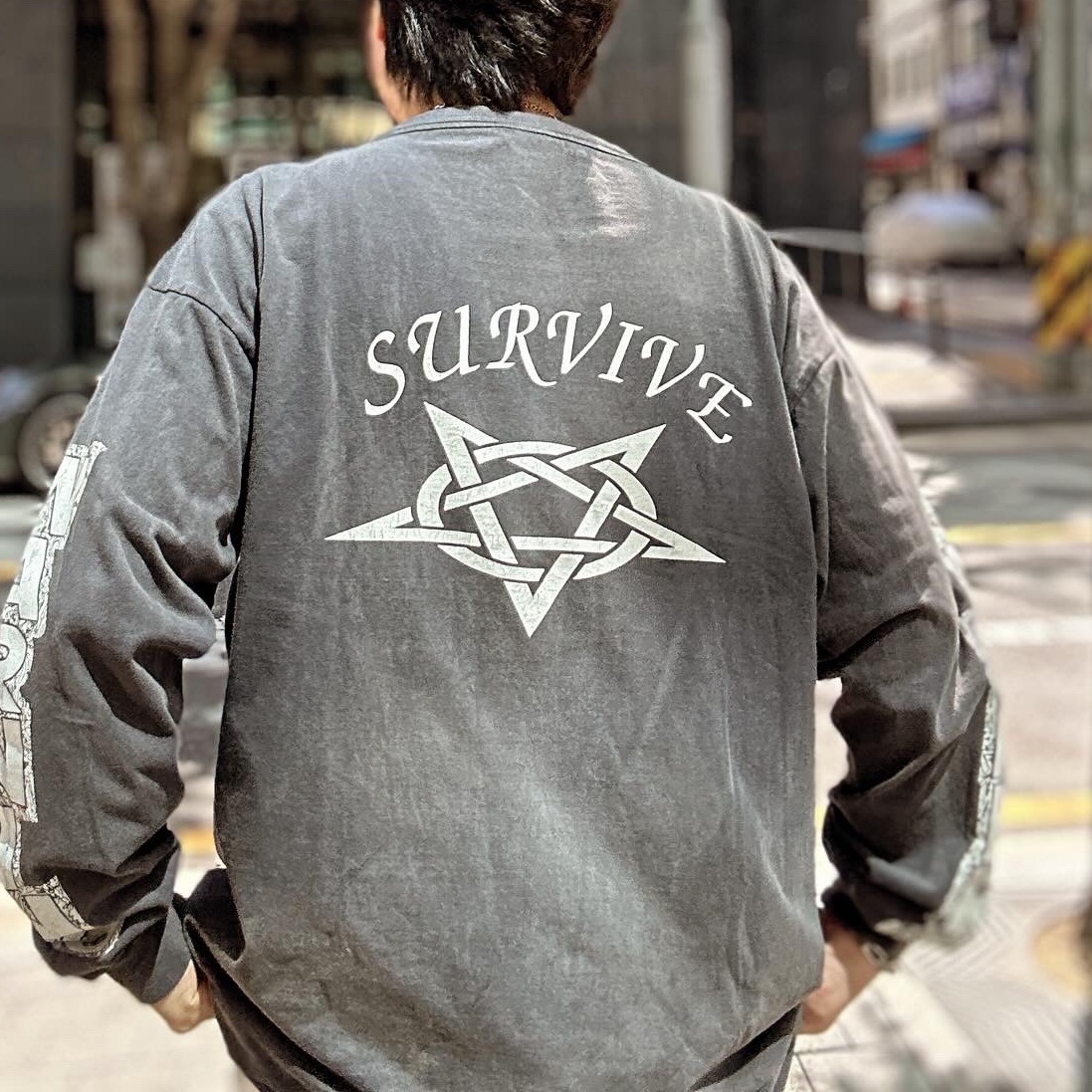 SAINT Mxxxxxx Survive LS T-Shirt Black - 23AW, Jordan 1 Retro High Obsidian UNC 착용 스타일 - 2