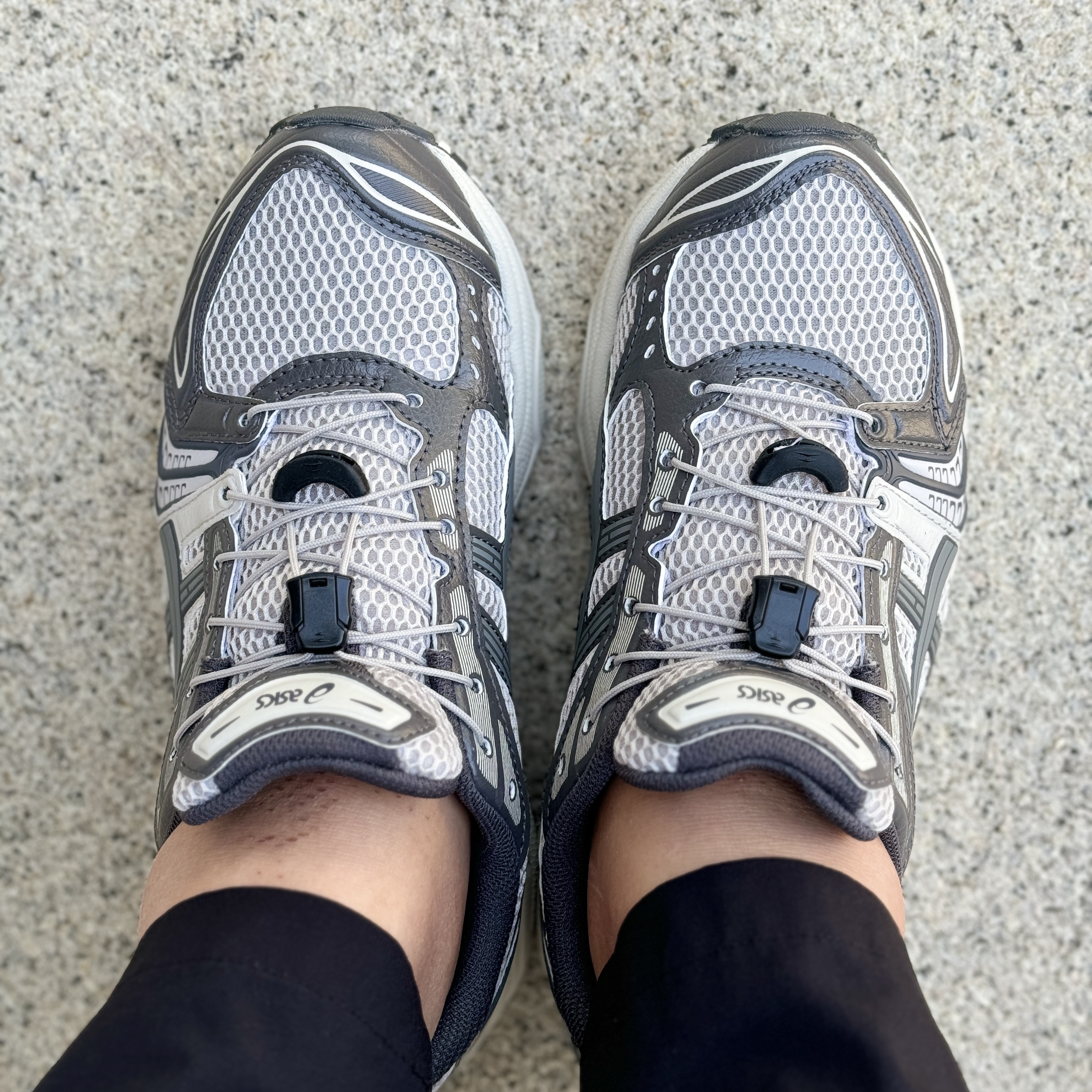 Asics Unlimited Gel-Kayano 14 Oyster Grey Clay Grey 착용 스타일