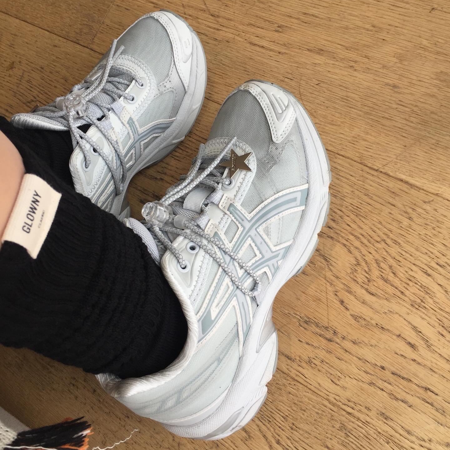 Asics x Atmos x Ojos Gel-1130 RE Glacier Grey Pure Silver 착용 스타일
