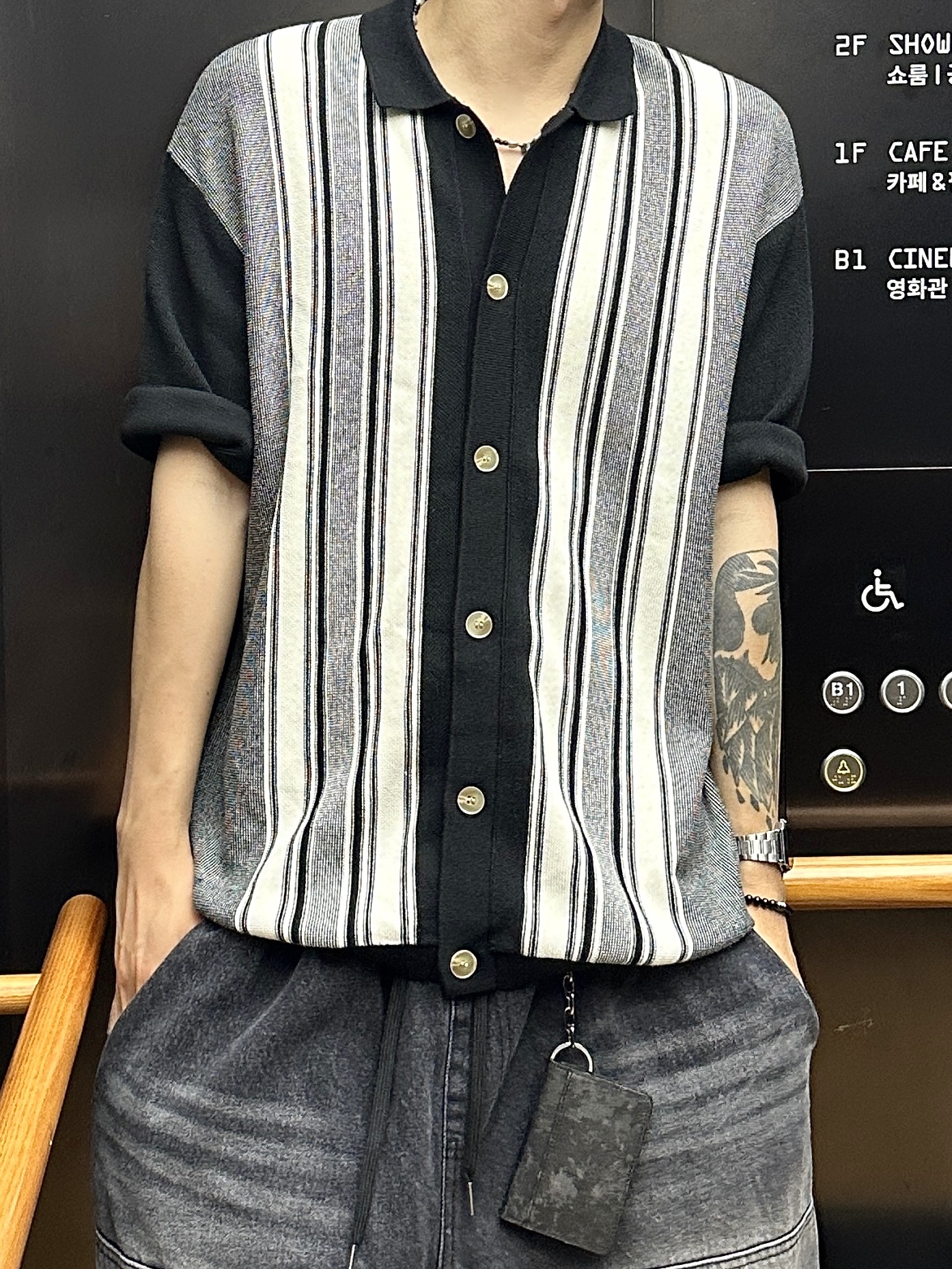 Maison Mihara Yasuhiro Blakey OG STC Sole Paper Like Leather Low-top Sneakers Black 착용 스타일 - 3