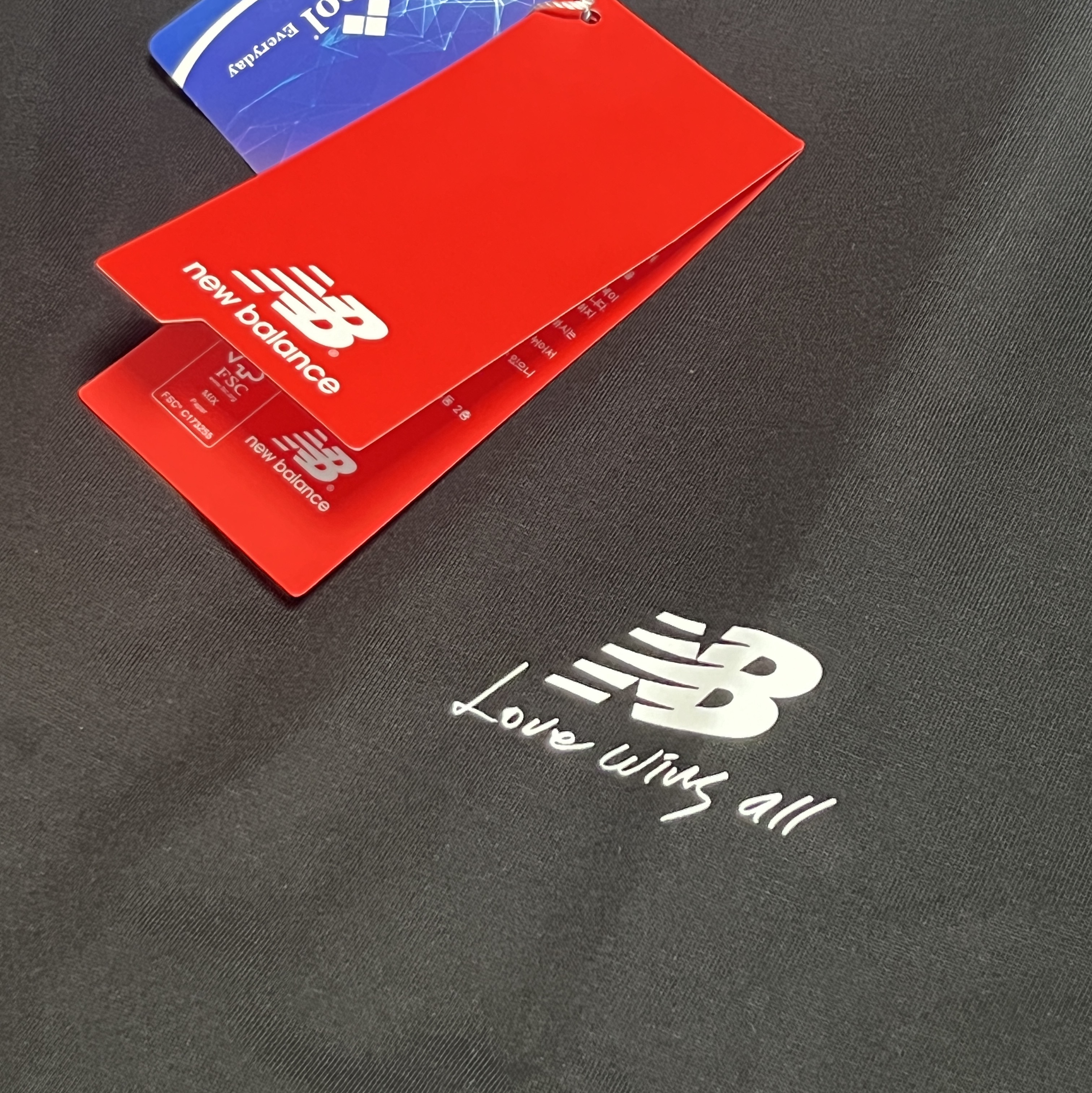 New Balance x IU Love Wins All T-Shirt Black 착용 스타일