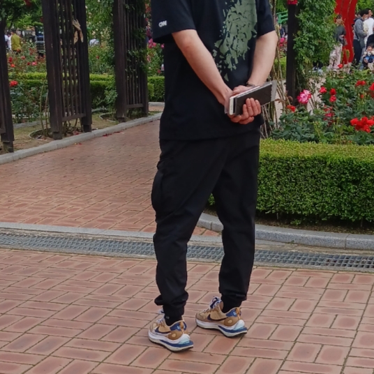 Stussy x Martine Rose Collage Pigment Dyed T-Shirt Black, Stussy Tough Gear T-Shirt Black 착용 스타일 - 3