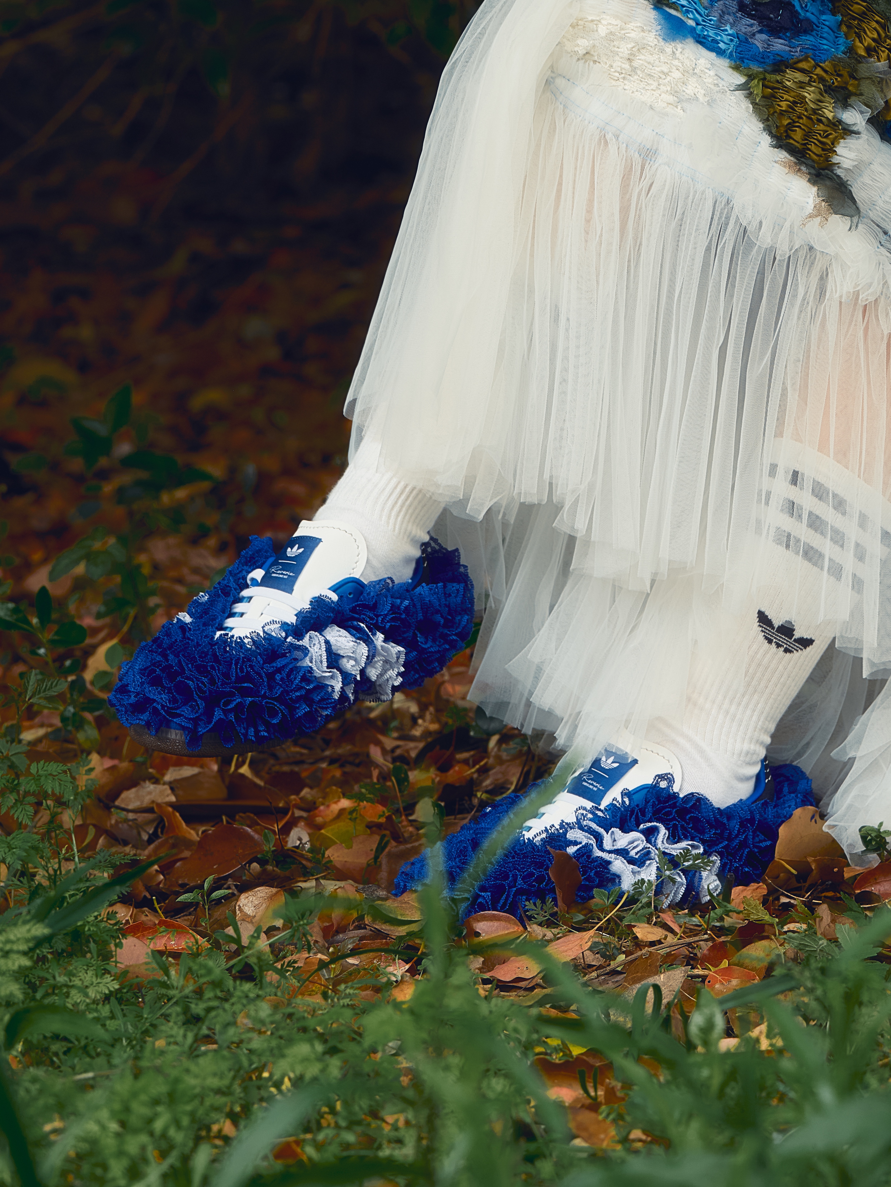 Caroline Hu x Adidas Women Samba Satin Pink - 24FW, Caroline Hu x Adidas Women Samba Lace Black - 24FW 착용 스타일 - 5