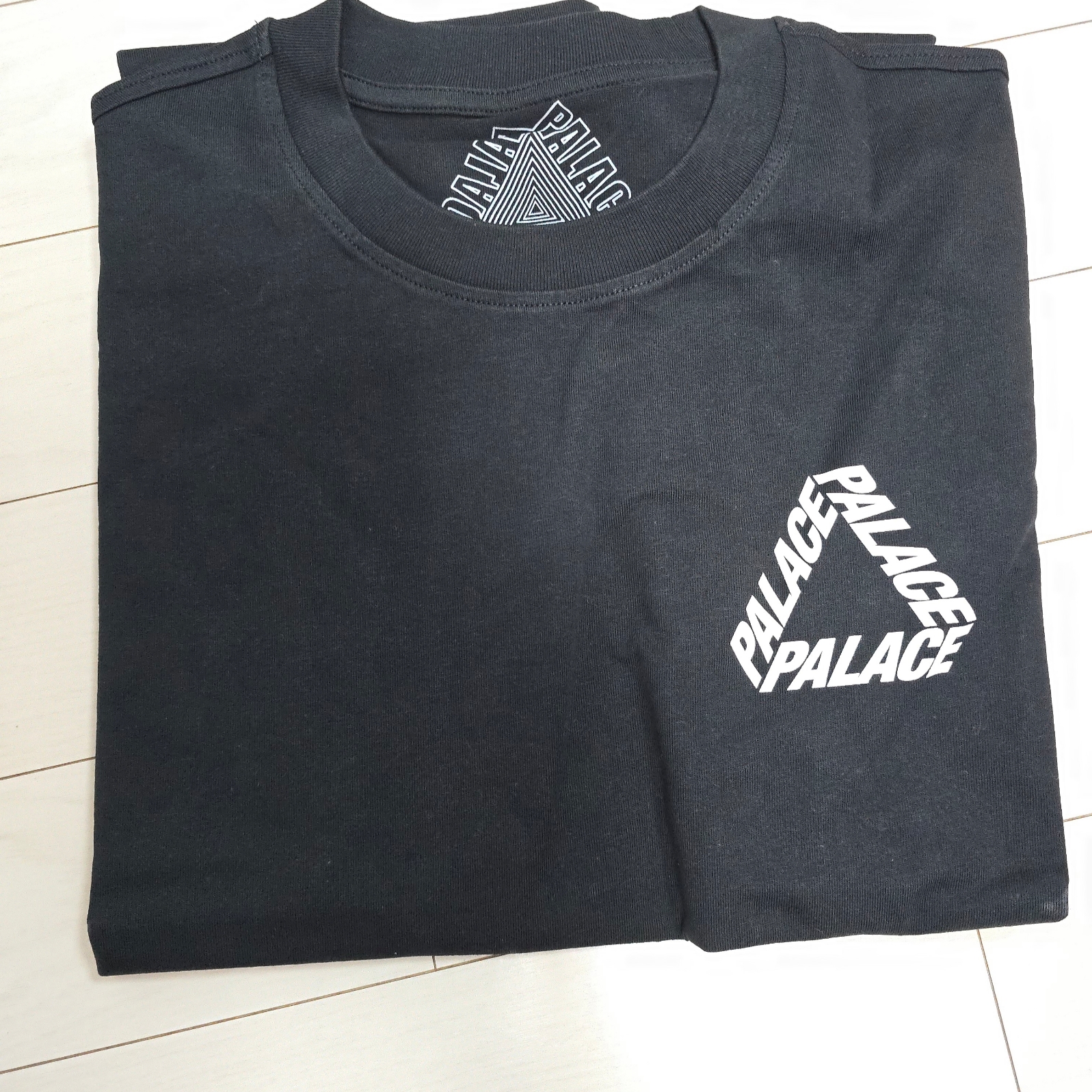 Palace Baked P-3 T-Shirt Black - 24SS 착용 스타일