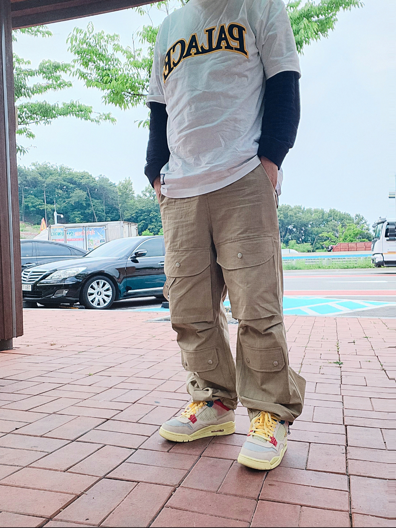 Palace Arc Applique T-Shirt White - 24SS, Jordan 4 x Union Retro Guava Ice 착용 스타일