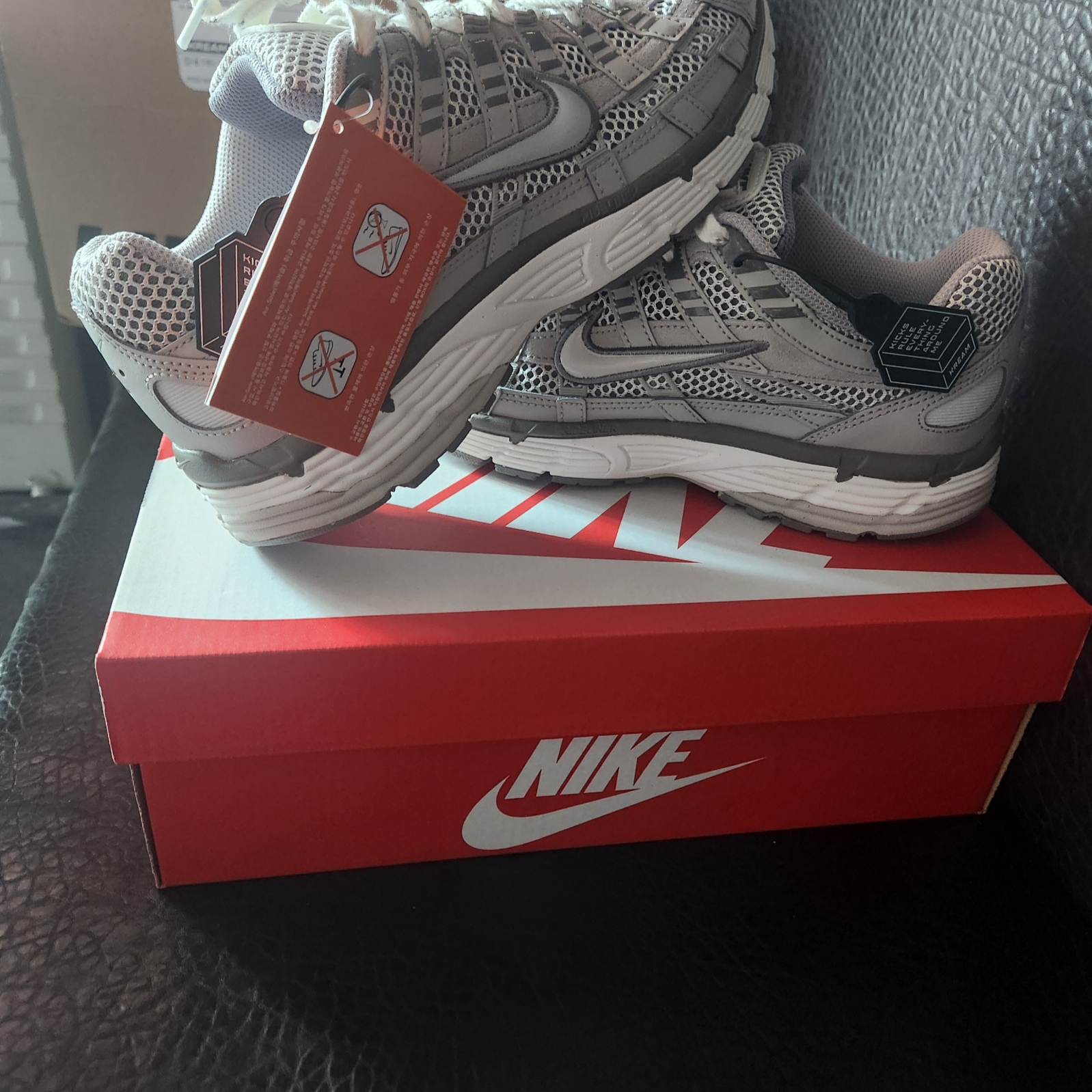 Nike P-6000 PRM Light Iron Ore 착용 스타일 - 2