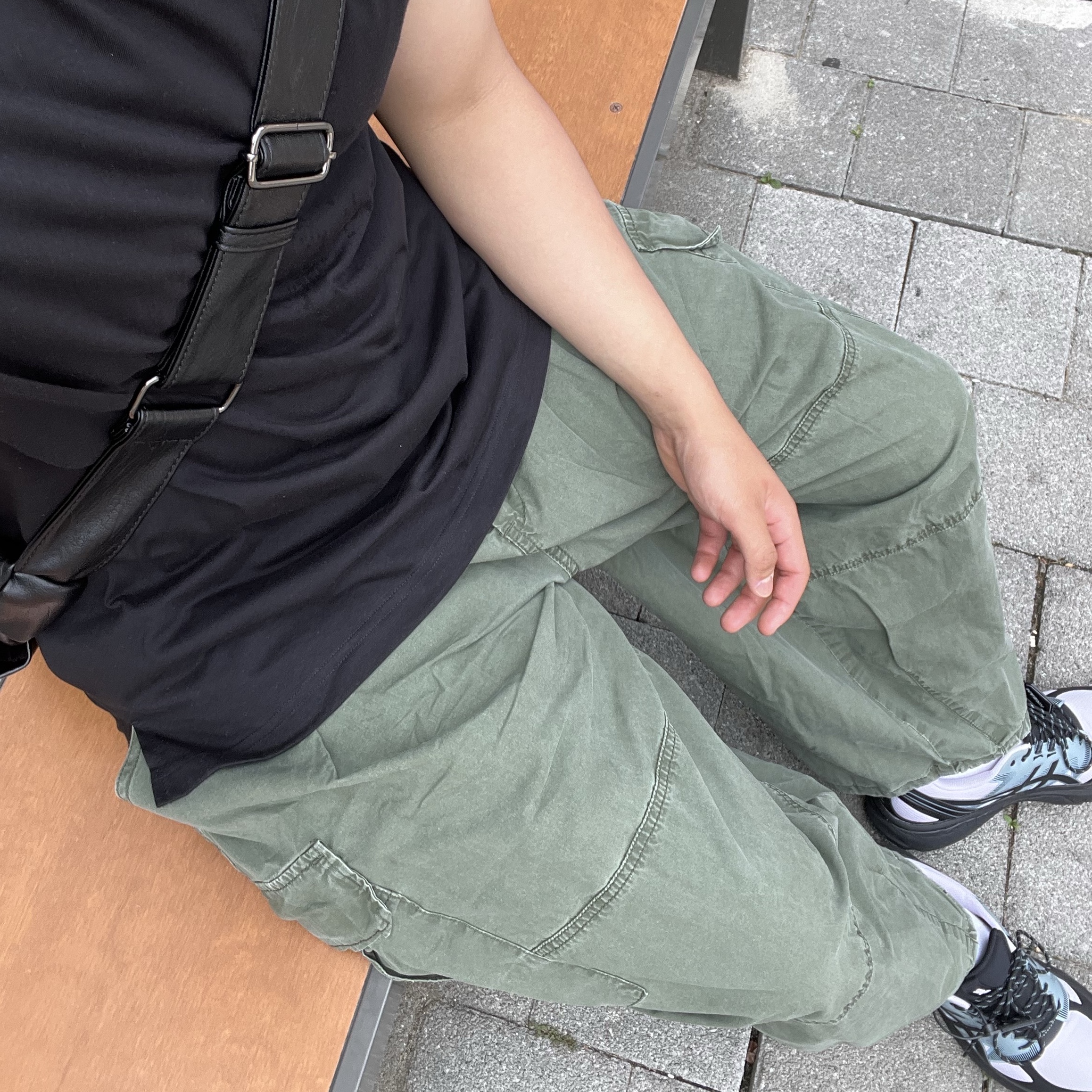 Asics Gel-Terrain Faded Ash Rock Black 착용 스타일