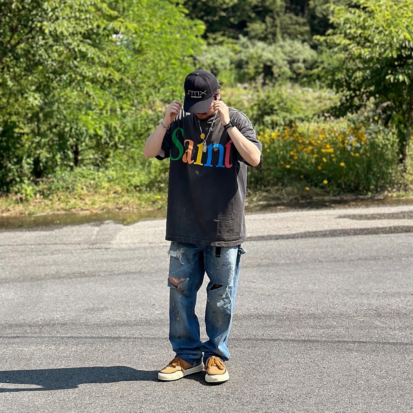 Saint Mxxxxxx Coloful Saint S/S T-Shirt Black - 24SS, Saint Mxxxxxx SMX Cap Black - 24SS 착용 스타일 - 1
