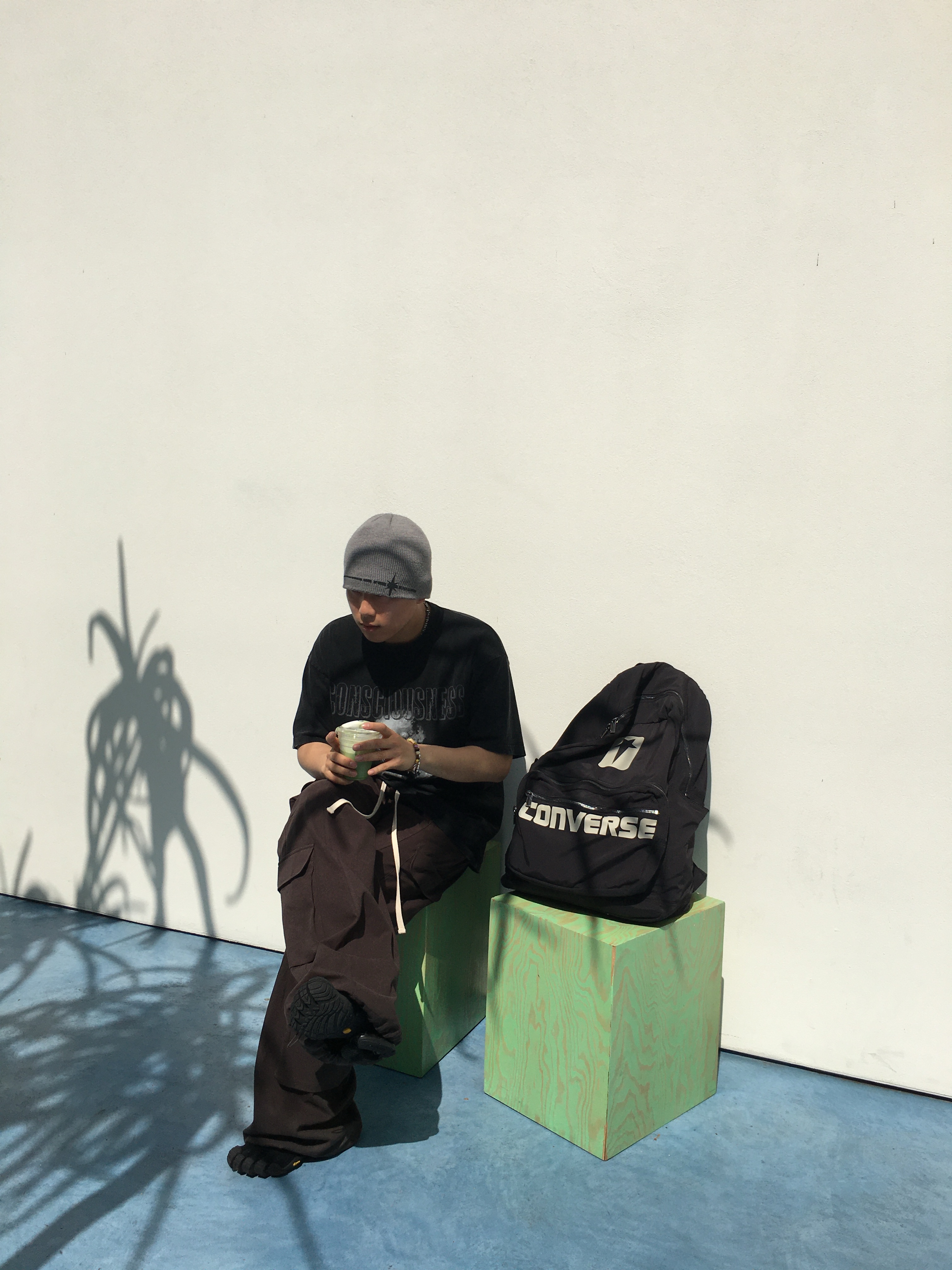 Balenciaga Toe Lace-Up Vibram Sneakers Black, Converse x Drkshdw Oversized Backpack Black 착용 스타일 - 2