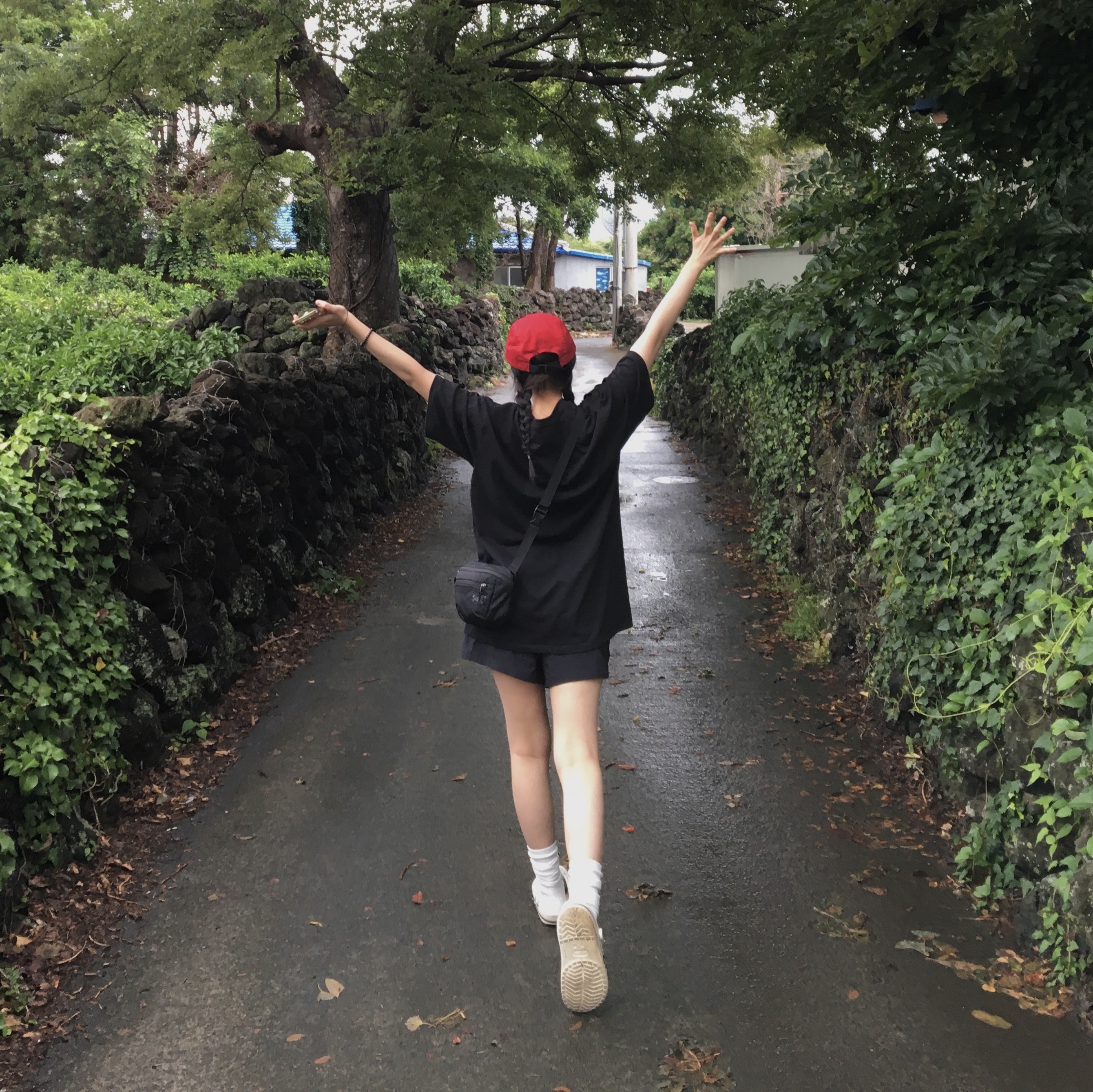 Supreme Washed Chino Twill Camp Cap Red - 24SS, BAPE Hand Draw Pattern By Bathing Ape T-Shirt Black 착용 스타일 - 2