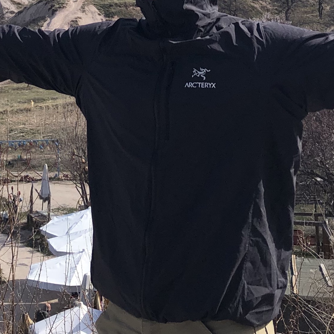 Arc'teryx Squamish Hoody Black 착용 스타일 - 2