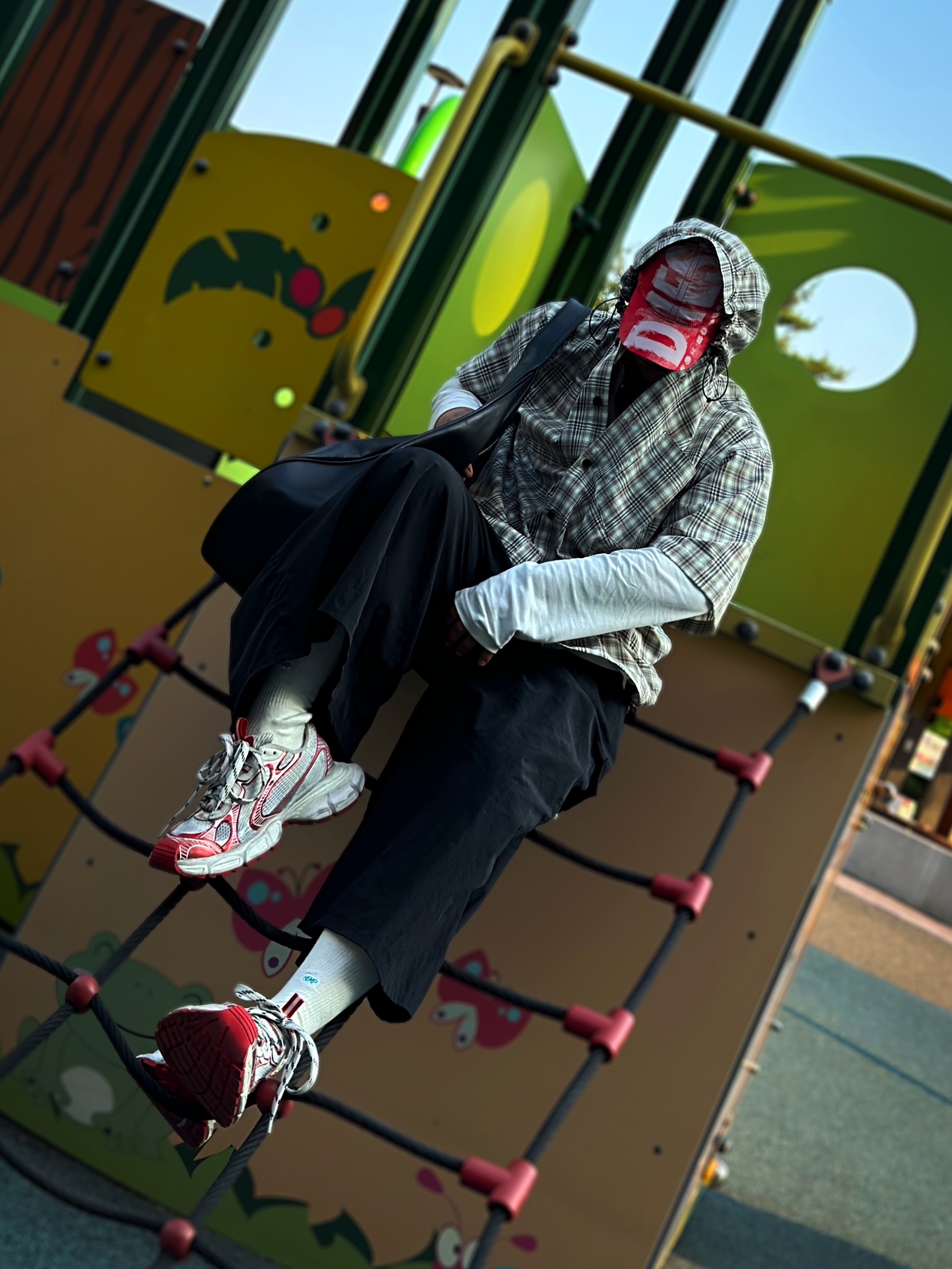 Balenciaga 3XL Sneakers White Red, Diesel C-Ewan-Ny Nylon Baseball Cap with Super Logo Red 착용 스타일 - 2