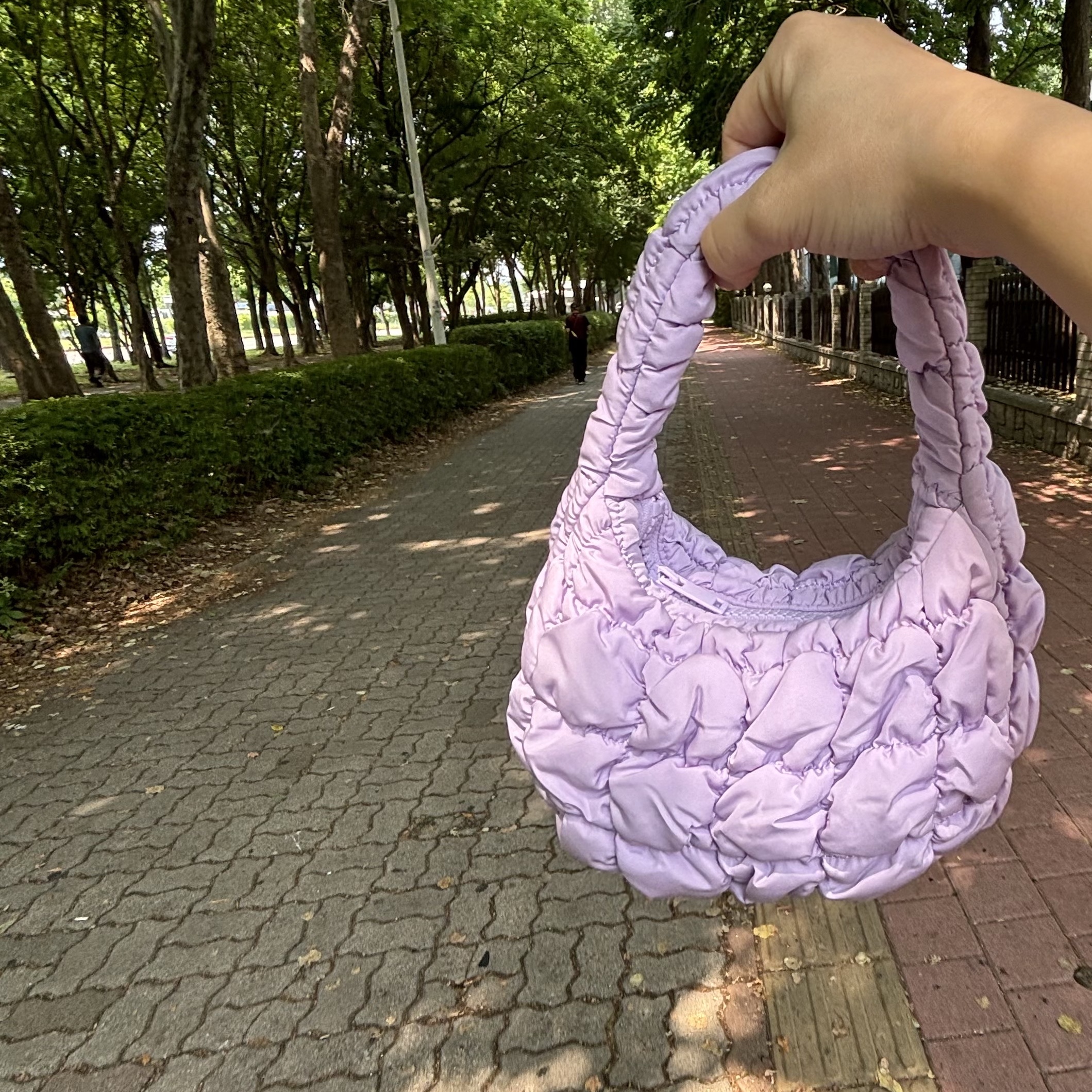 COS Quilted Micro Bag Purple 착용 스타일