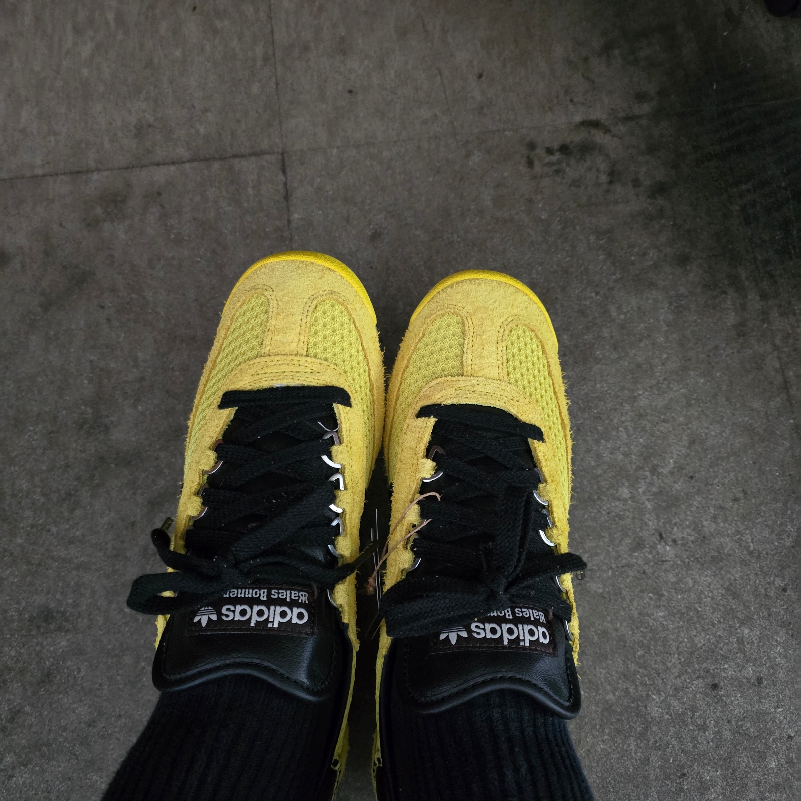 Adidas x Wales Bonner SL 76 Yellow Core Black 착용 스타일 - 5