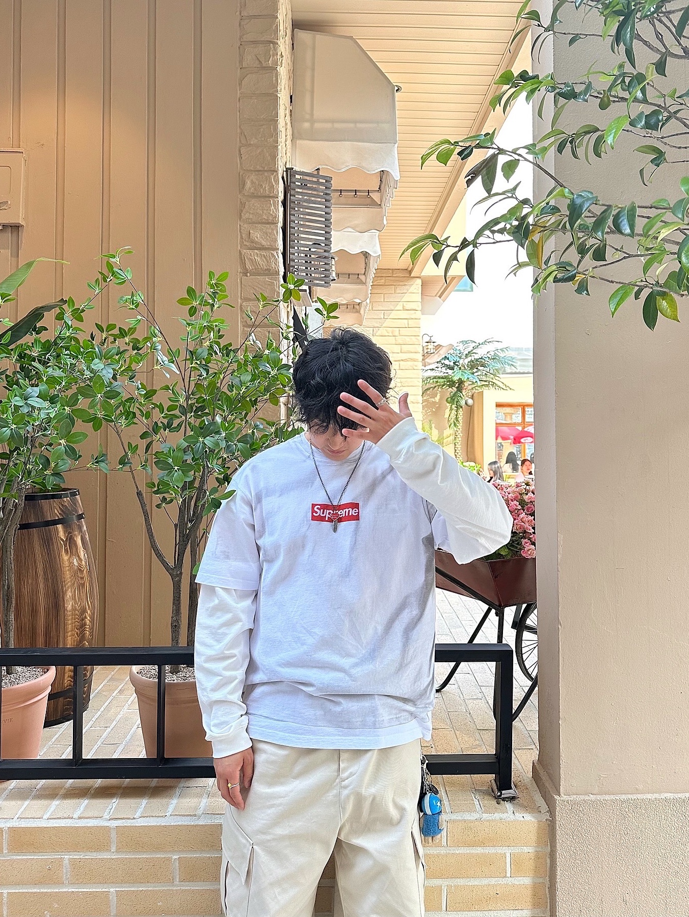 Supreme x MM6 Maison Margiela Box Logo T-Shirt White - 24SS, Supreme Ventile Camp Cap Woodland Camo - 22FW 착용 스타일 - 3