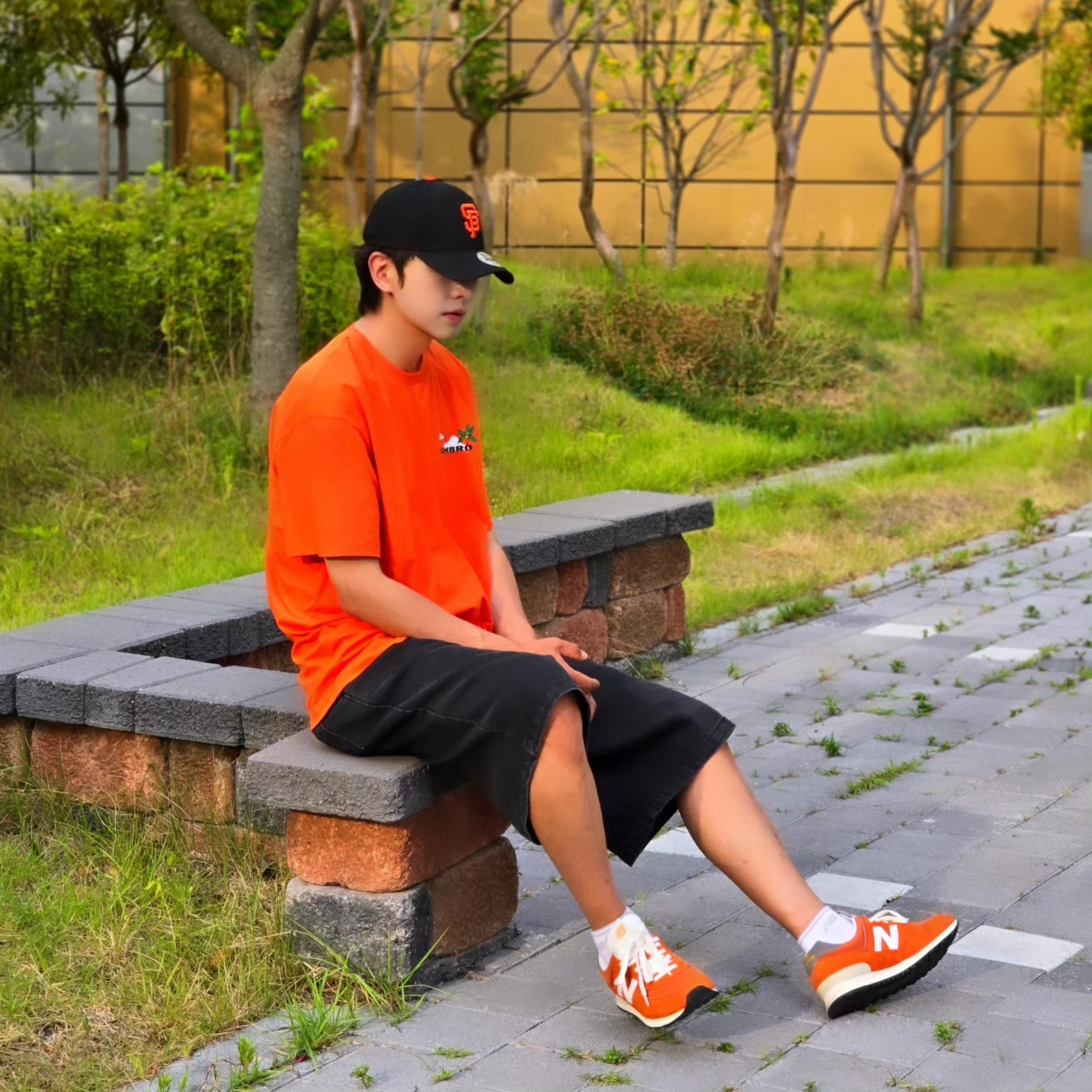 New Balance 574 Heritage Orange Burst White 착용 스타일 - 3