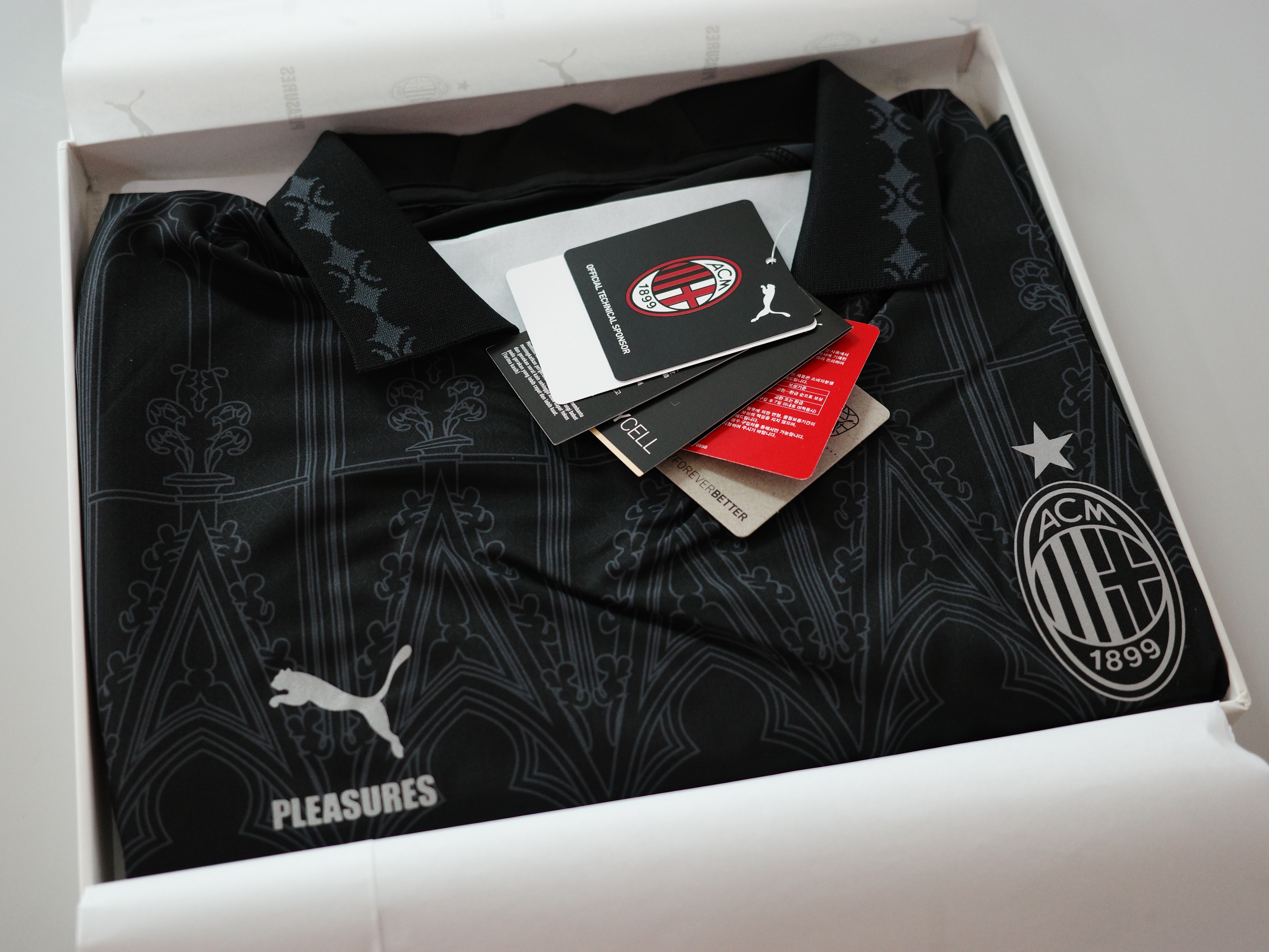 Puma x Pleasures AC Milan  2023/24 4th Jersey Authentic Puma Black Asphalt (Non Marking Ver.) 착용 스타일 - 5