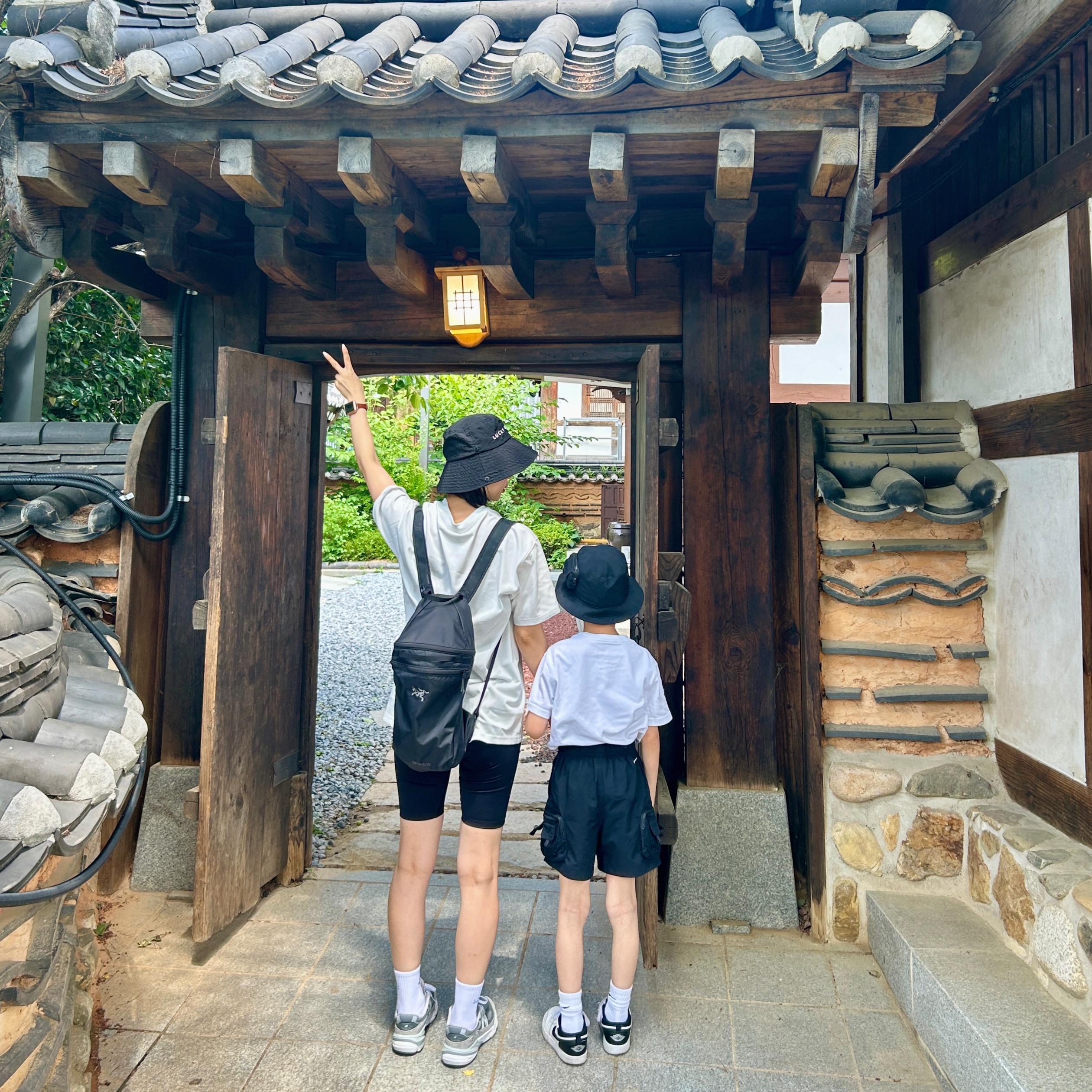 (W) IAB Studio Leggings Shorts Black - 23FW, Arc'teryx Heliad 15 Backpack Black 착용 스타일