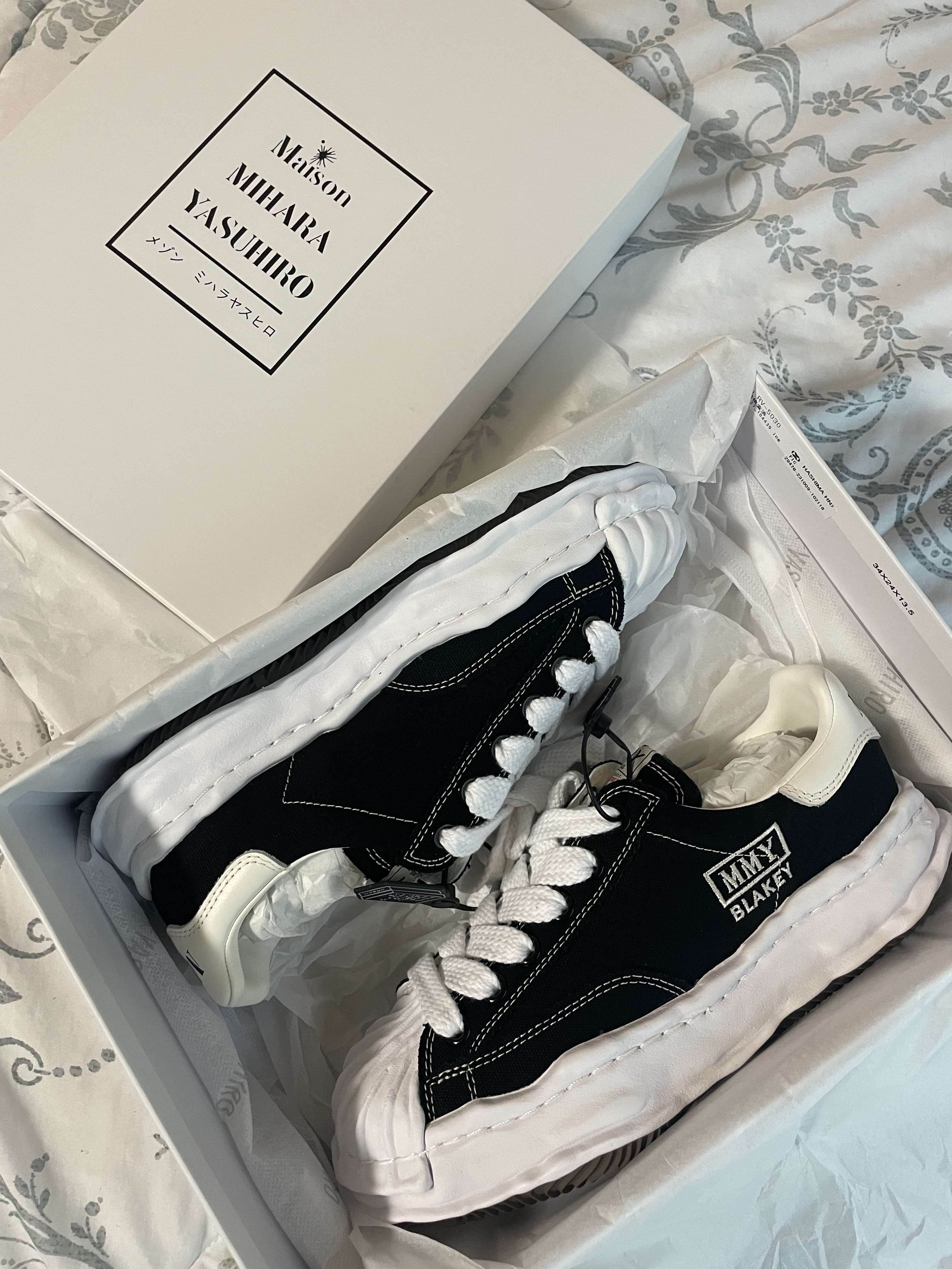 Maison Mihara Yasuhiro Blakey OG Sole Canvas Low-top Sneakers Black White 착용 스타일