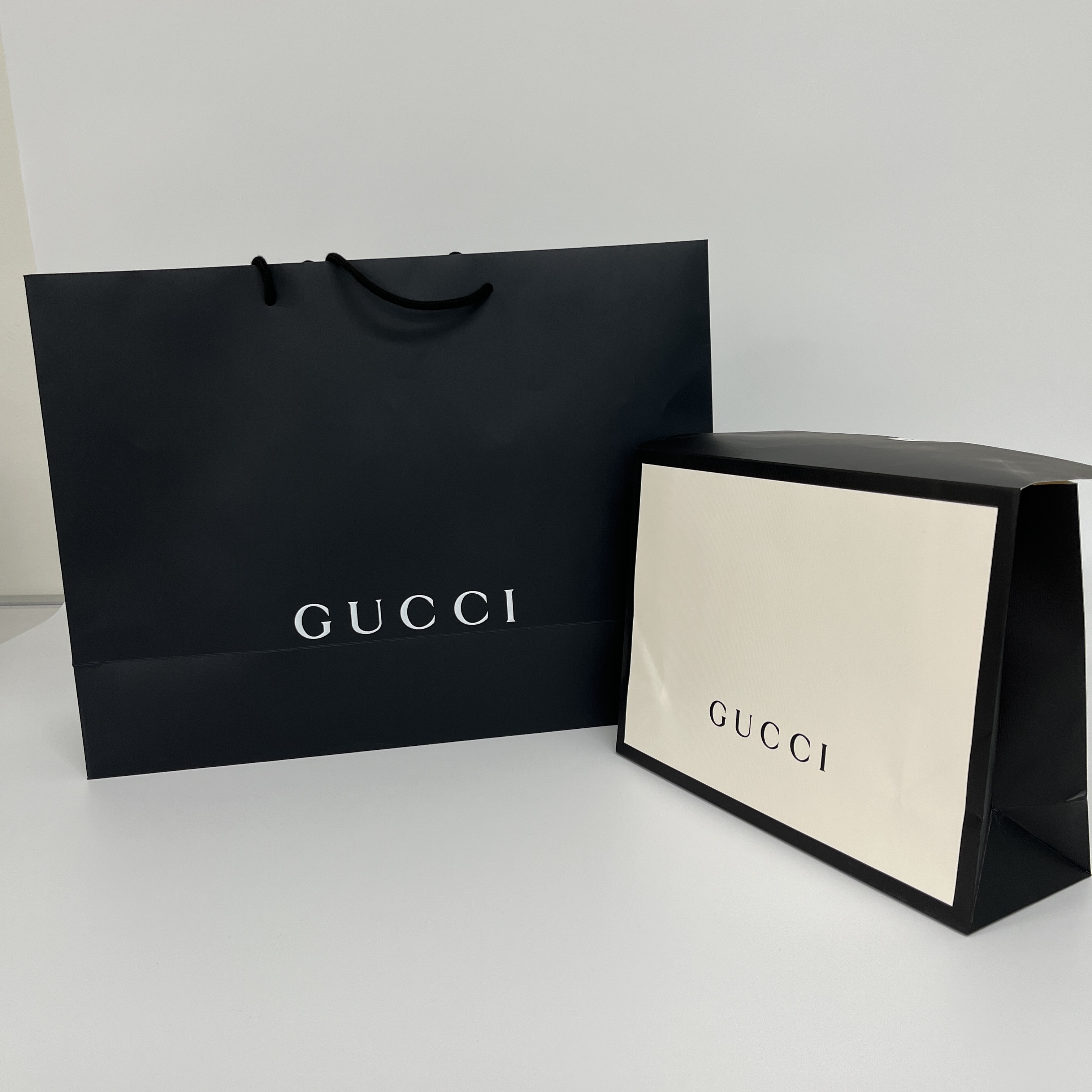 (W) Gucci x Adidas Cotton Jersey T-Shirt White Red 착용 스타일 - 1