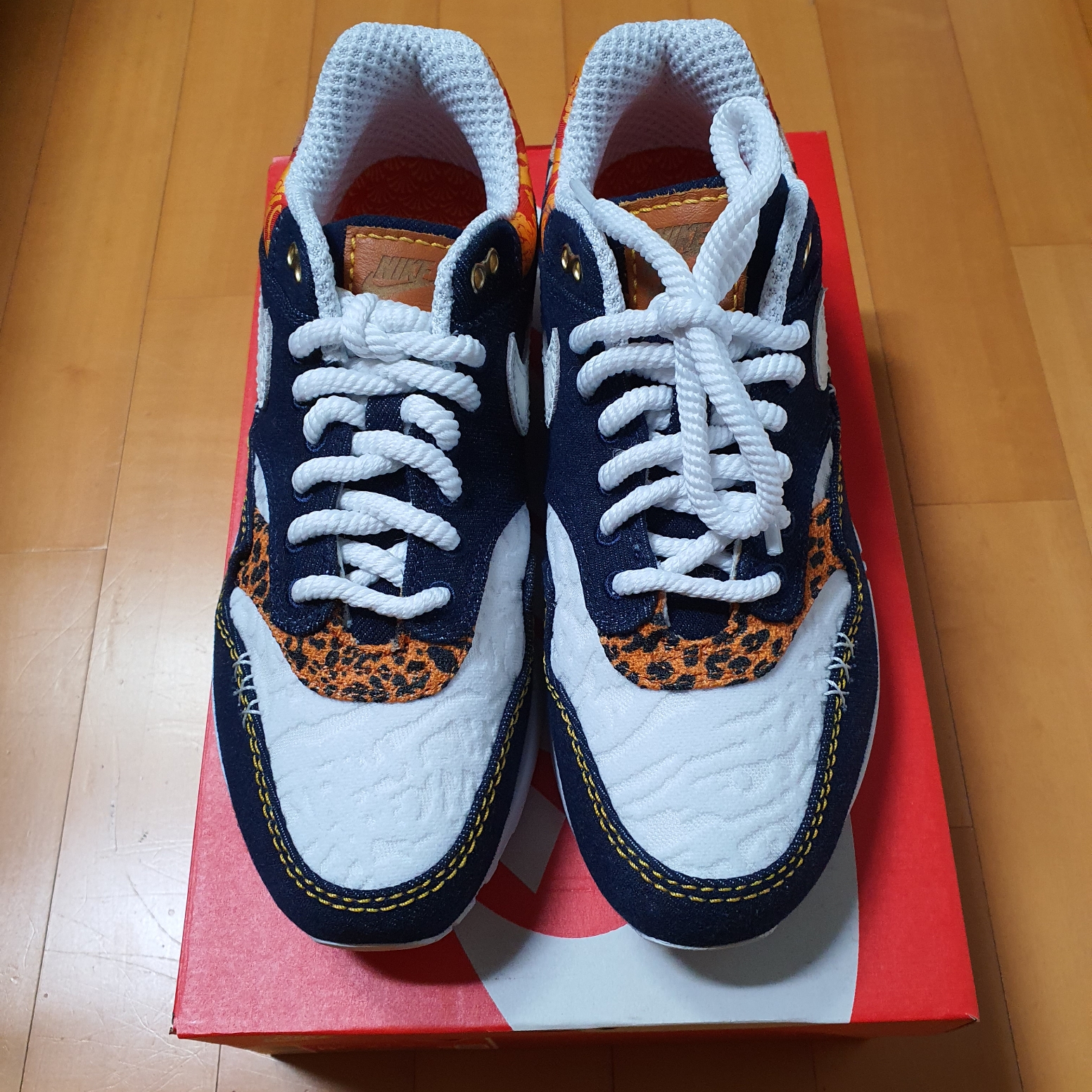 Nike Air Max 1 Premium Washed Dark Blue 착용 스타일