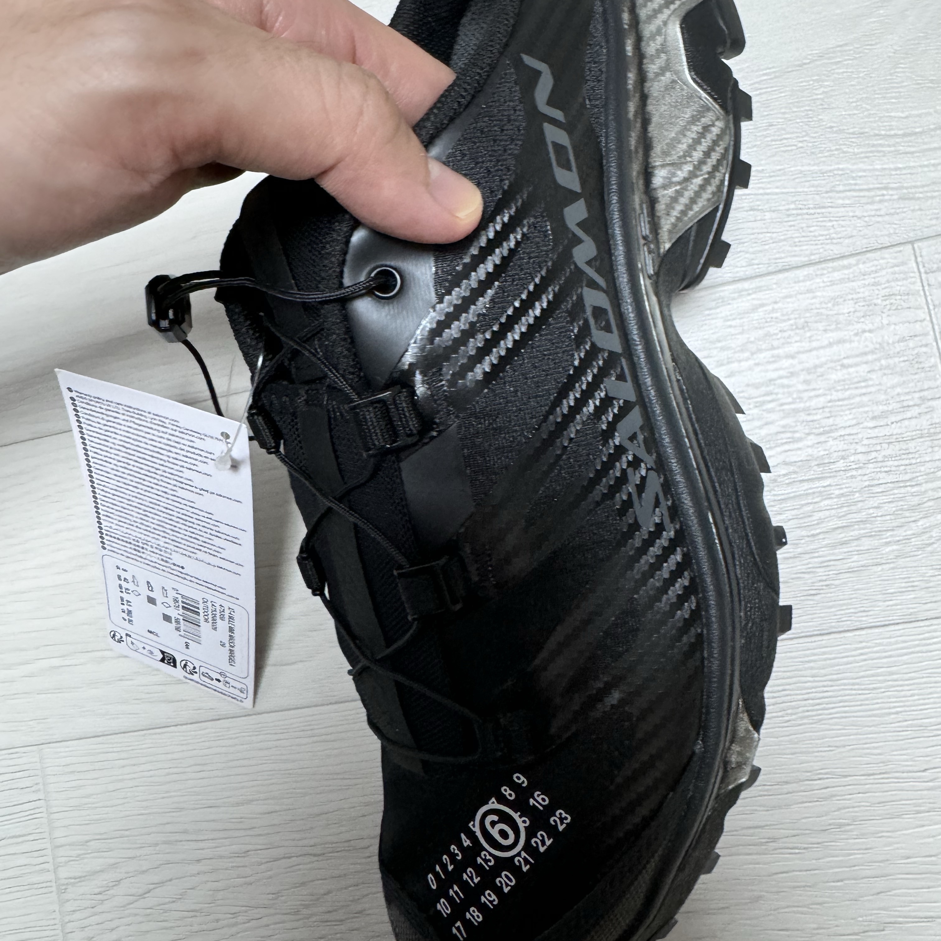 Salomon x MM6 Maison Margiela XT-4 Mule Black 착용 스타일 - 7