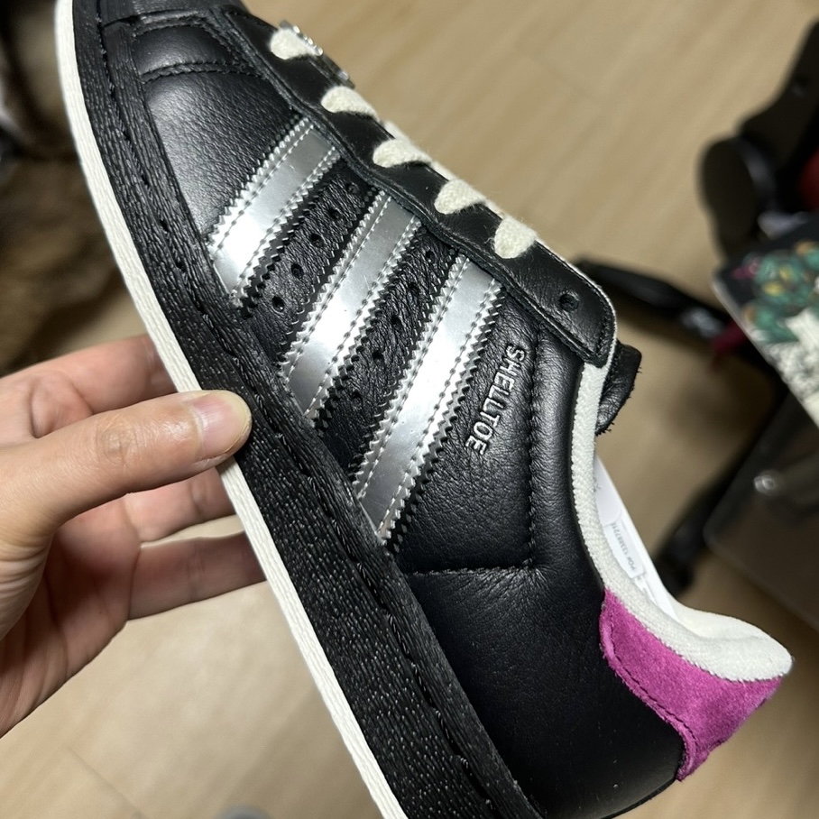 Adidas x Teenage Mutant Ninja Turtles Superstar Shelltoe Core Black Silver Metallic 착용 스타일