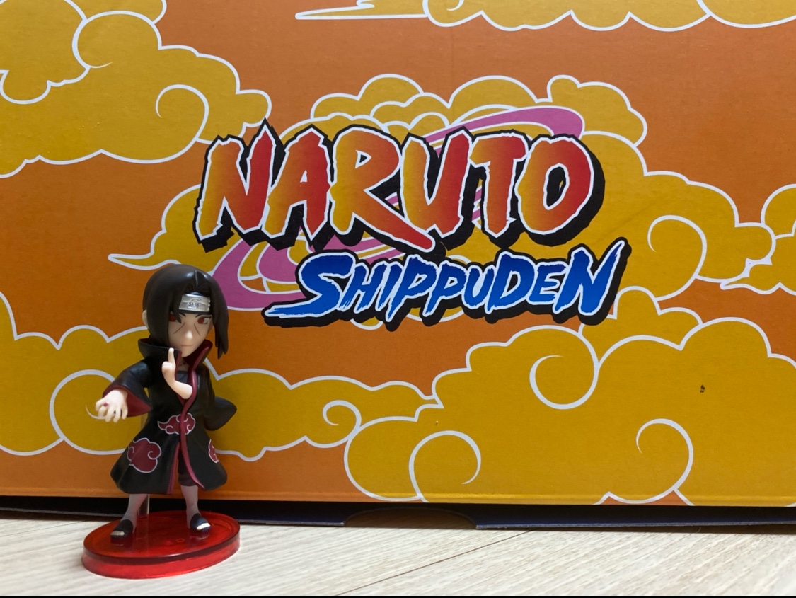 Crocs x Naruto Itachi Classic Clog Nightfall 착용 스타일 - 4