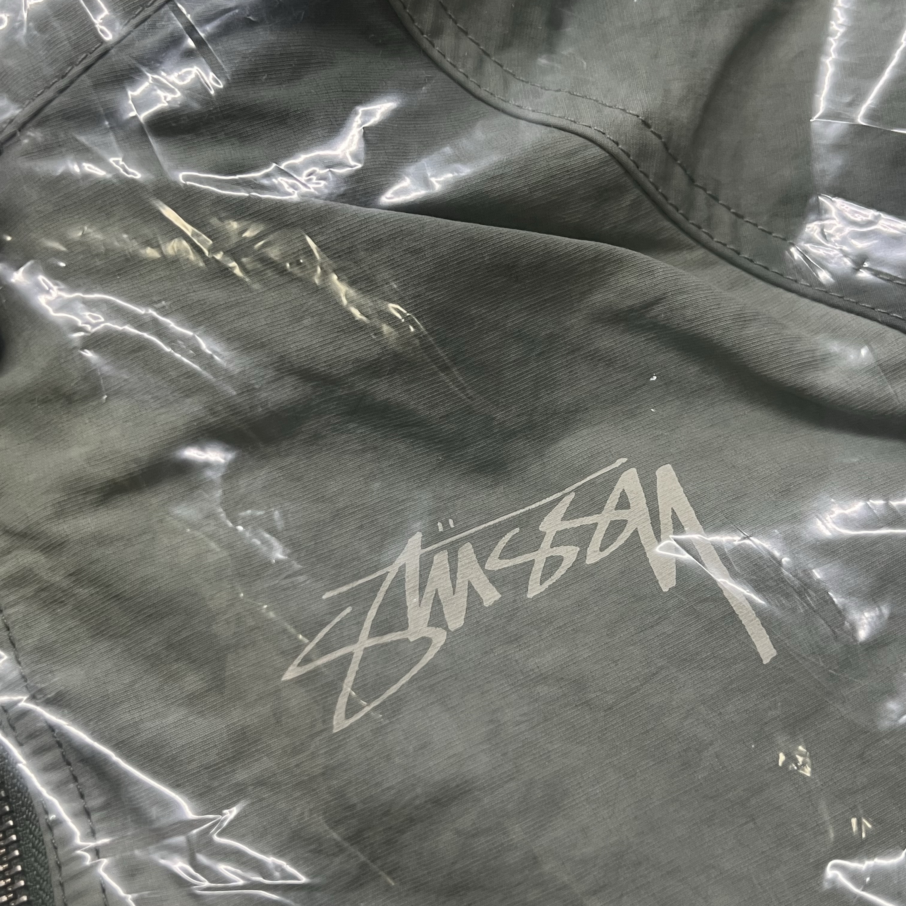 Stussy Wave Dye Beach Shell Jacket Sage 착용 스타일