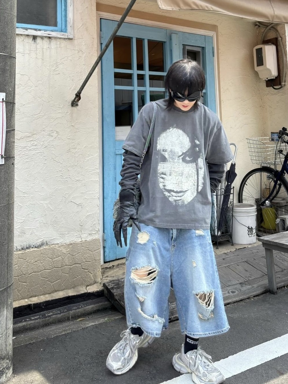 Basketcase Evanescence Tee Washed Black 착용 스타일 - 6