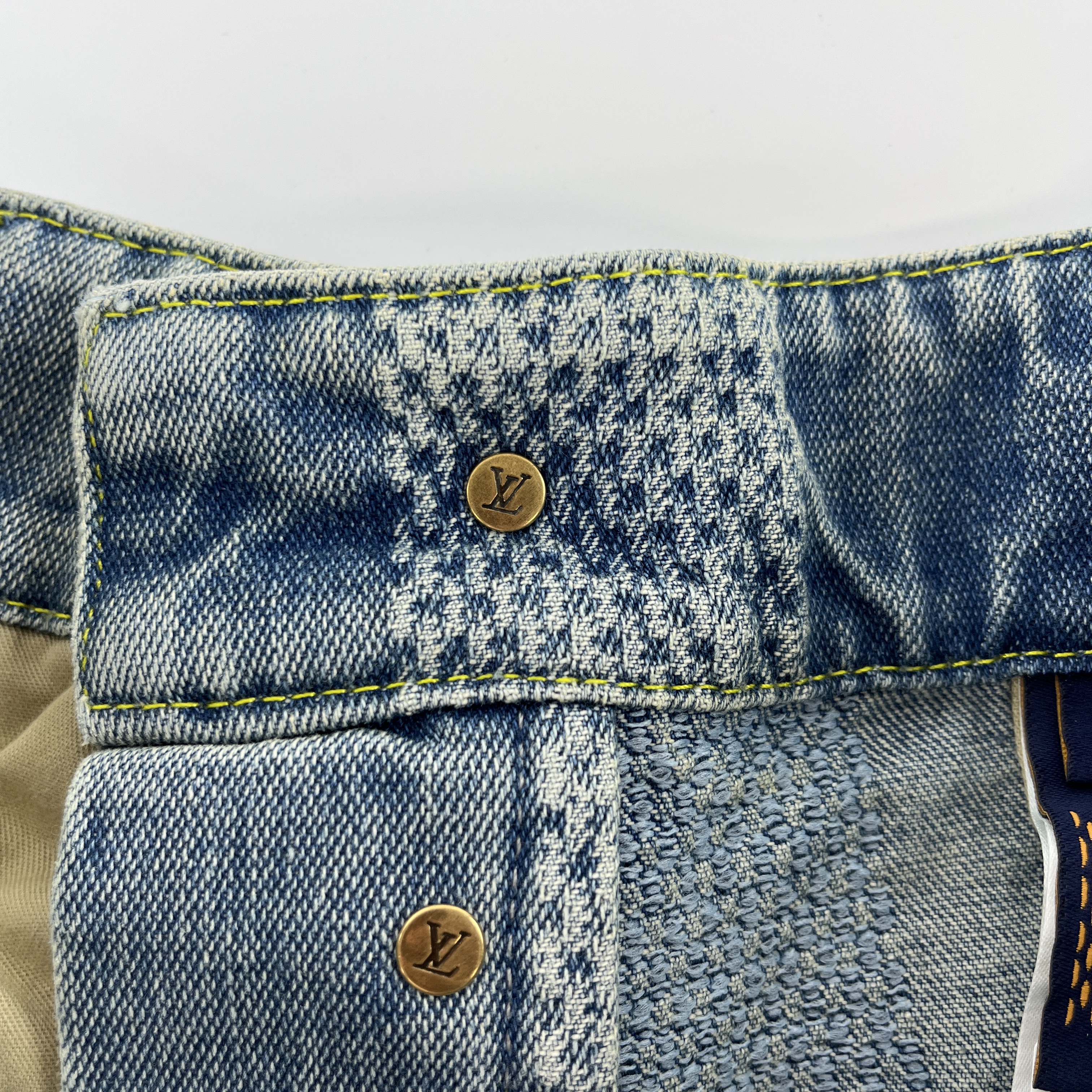 Louis Vuitton Damier Bootcut Denim Pants Indigo 착용 스타일 - 2