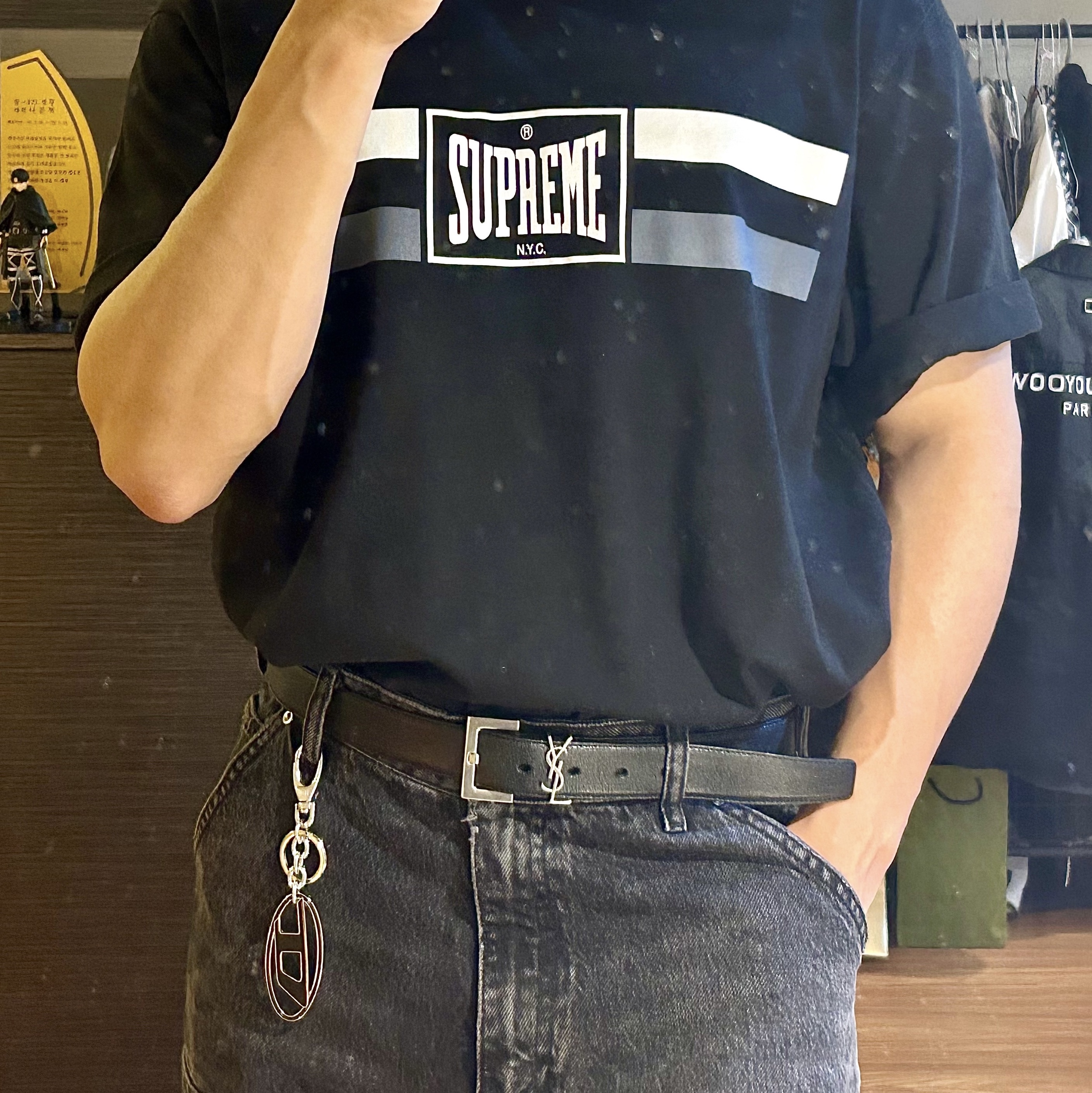 Diesel Holy B Logo Keyring Black, Supreme Warm Up Stripe S/S Top Black - 24SS 착용 스타일