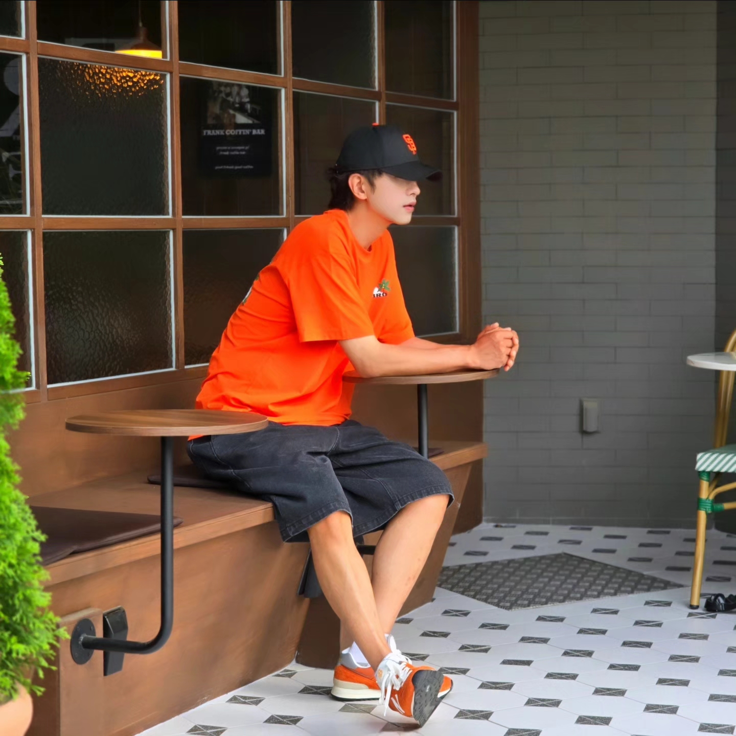 New Balance 574 Heritage Orange Burst White 착용 스타일 - 5