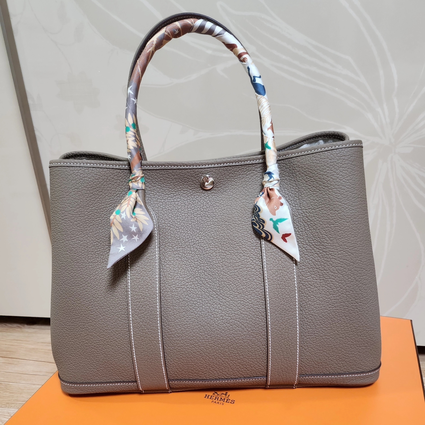 Hermes Garden Party 36 Bag Negonda & Palladium Etoupe 착용 스타일