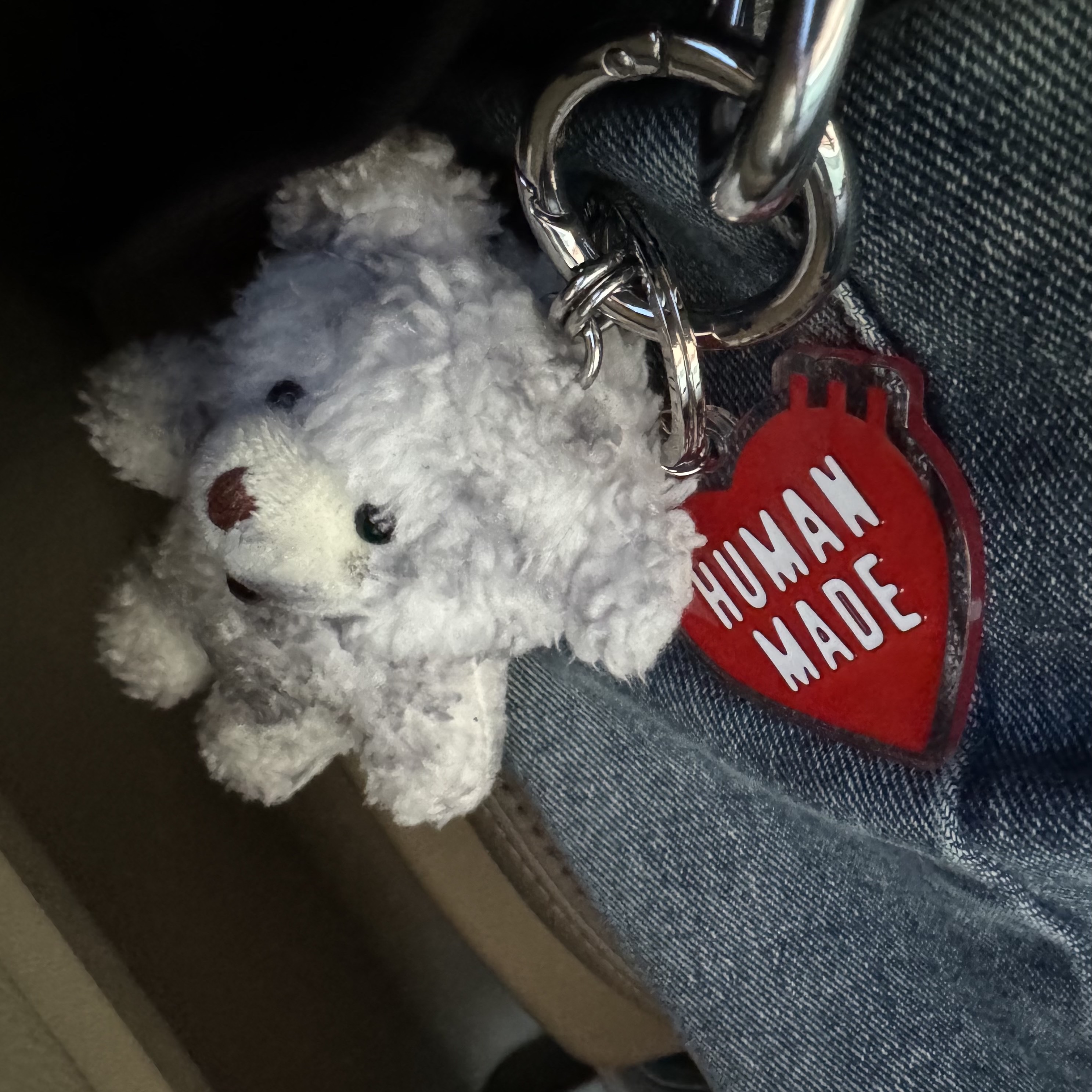 Human Made Heart Keyring Red 착용 스타일