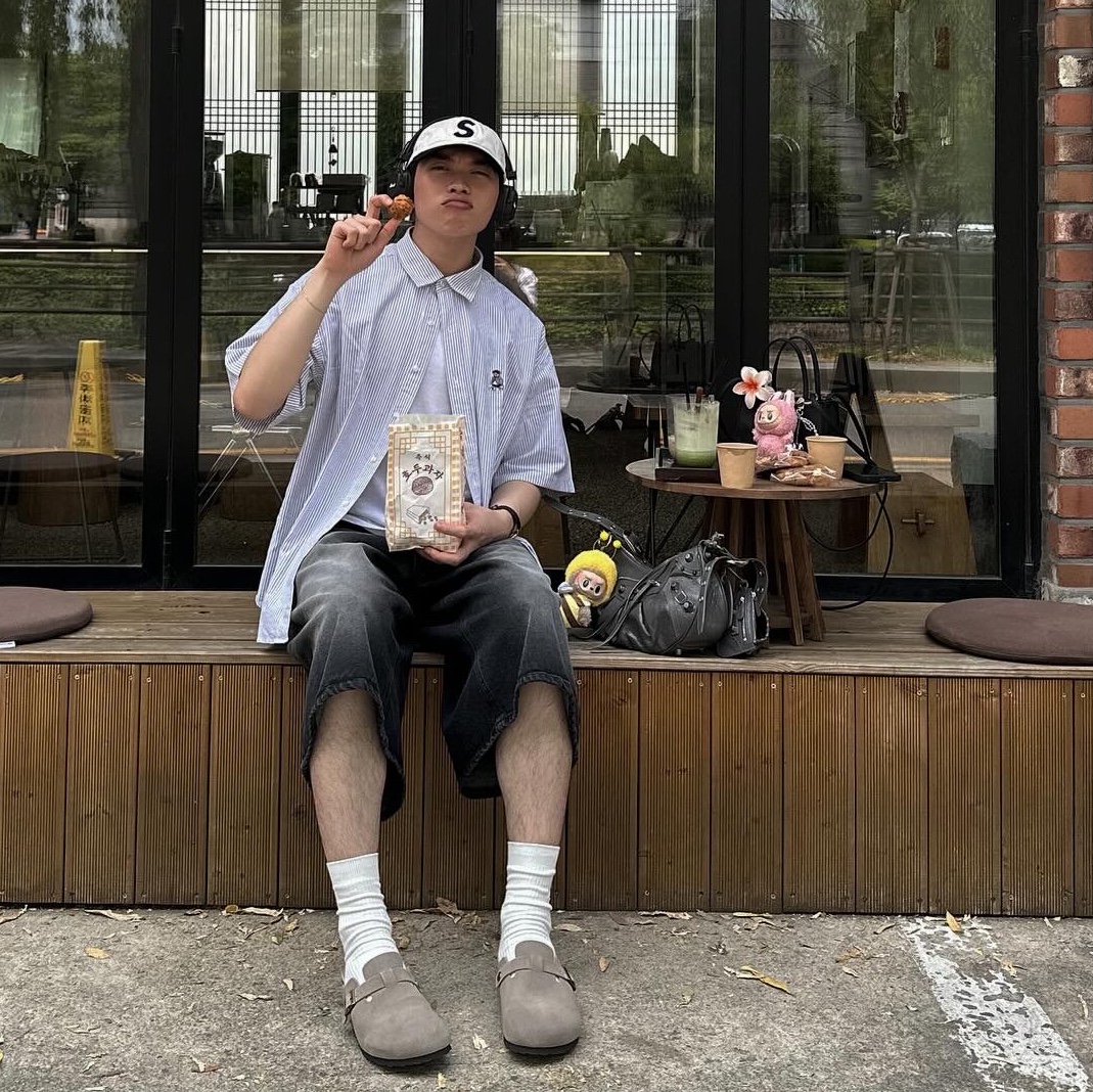 Supreme 2-Tone S Logo 6-Panel Stone - 24SS, Balenciaga Le Cagole Small Shoulder Bag Dark Grey 착용 스타일 - 3
