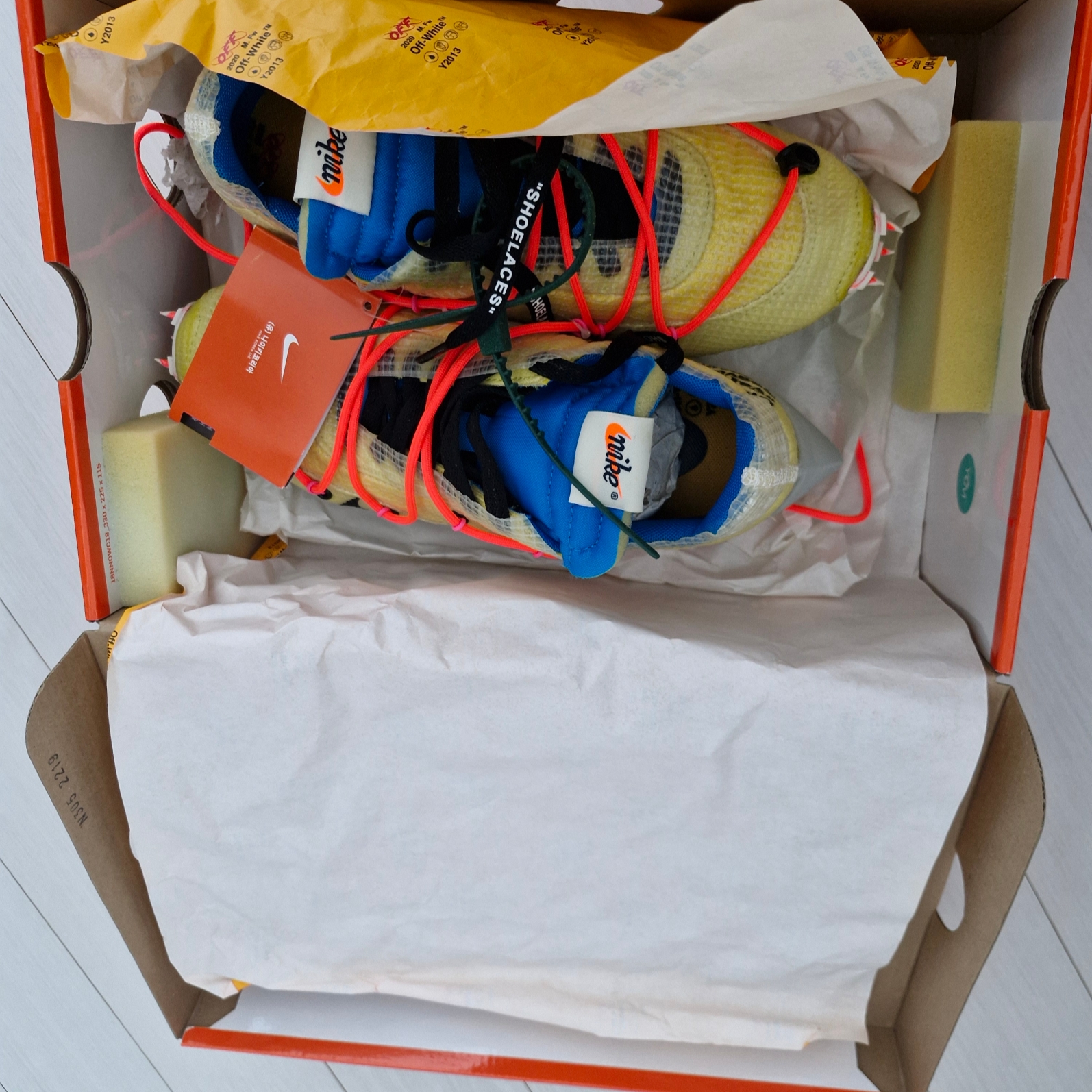 (W) Nike x Off-White Vapor Street Tour Yellow 착용 스타일