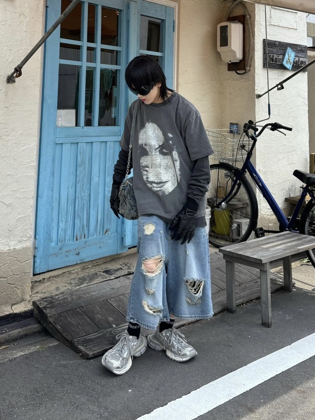 Basketcase Evanescence Tee Washed Black 착용 스타일 - 1