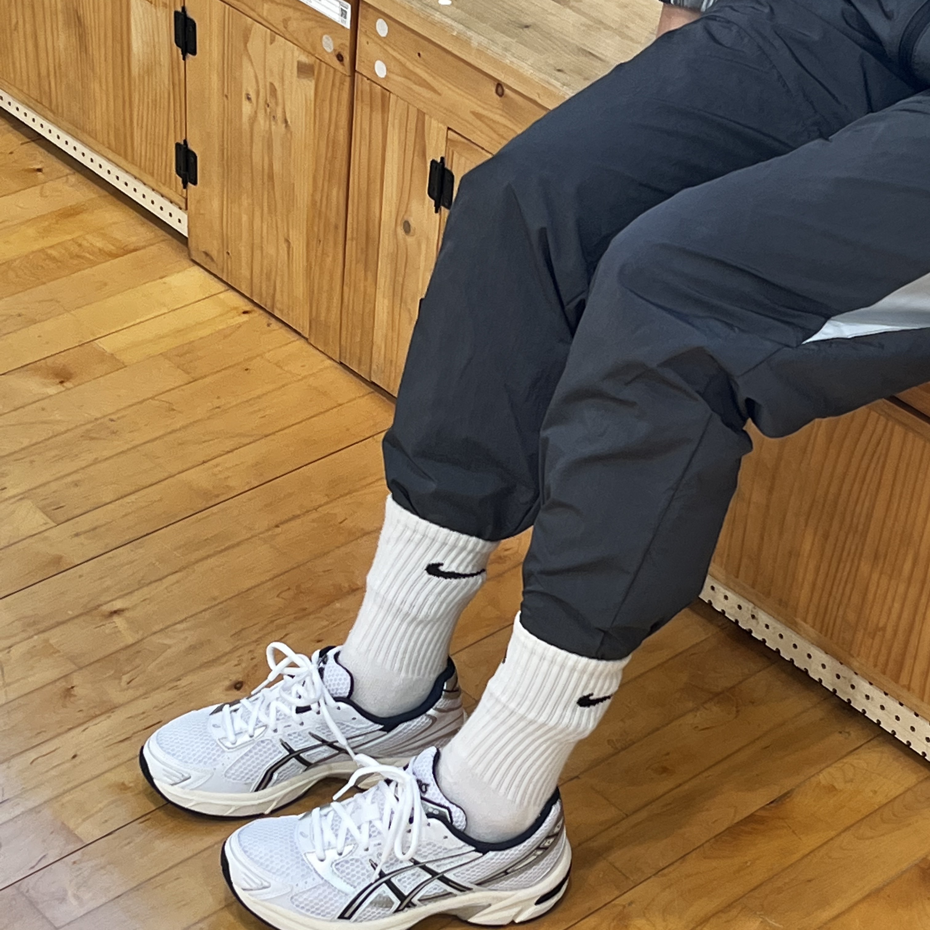 (W) Asics Gel-1130 White Midnight 착용 스타일 - 1
