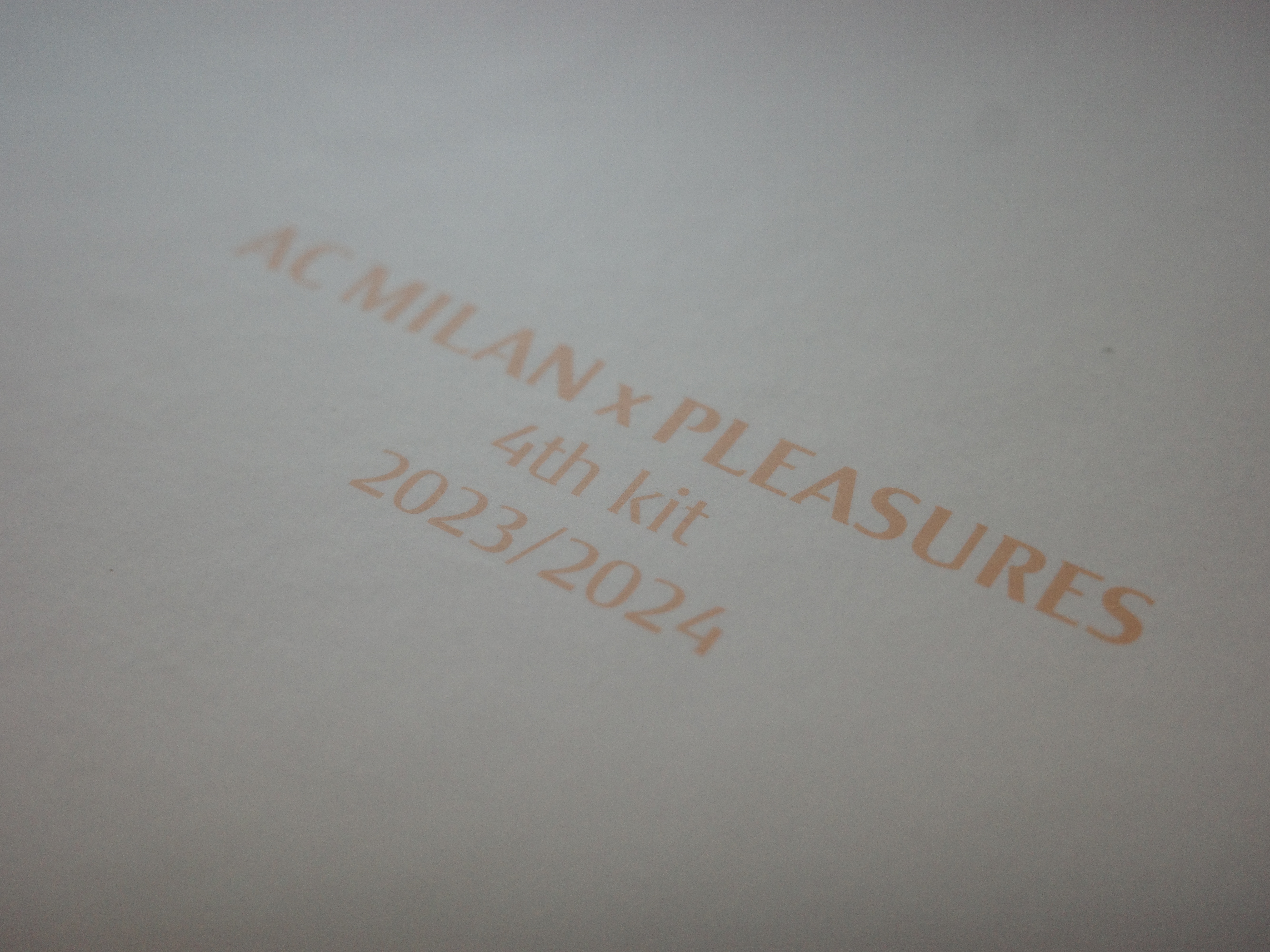 Puma x Pleasures AC Milan  2023/24 4th Jersey Authentic Puma Black Asphalt (Non Marking Ver.) 착용 스타일 - 3