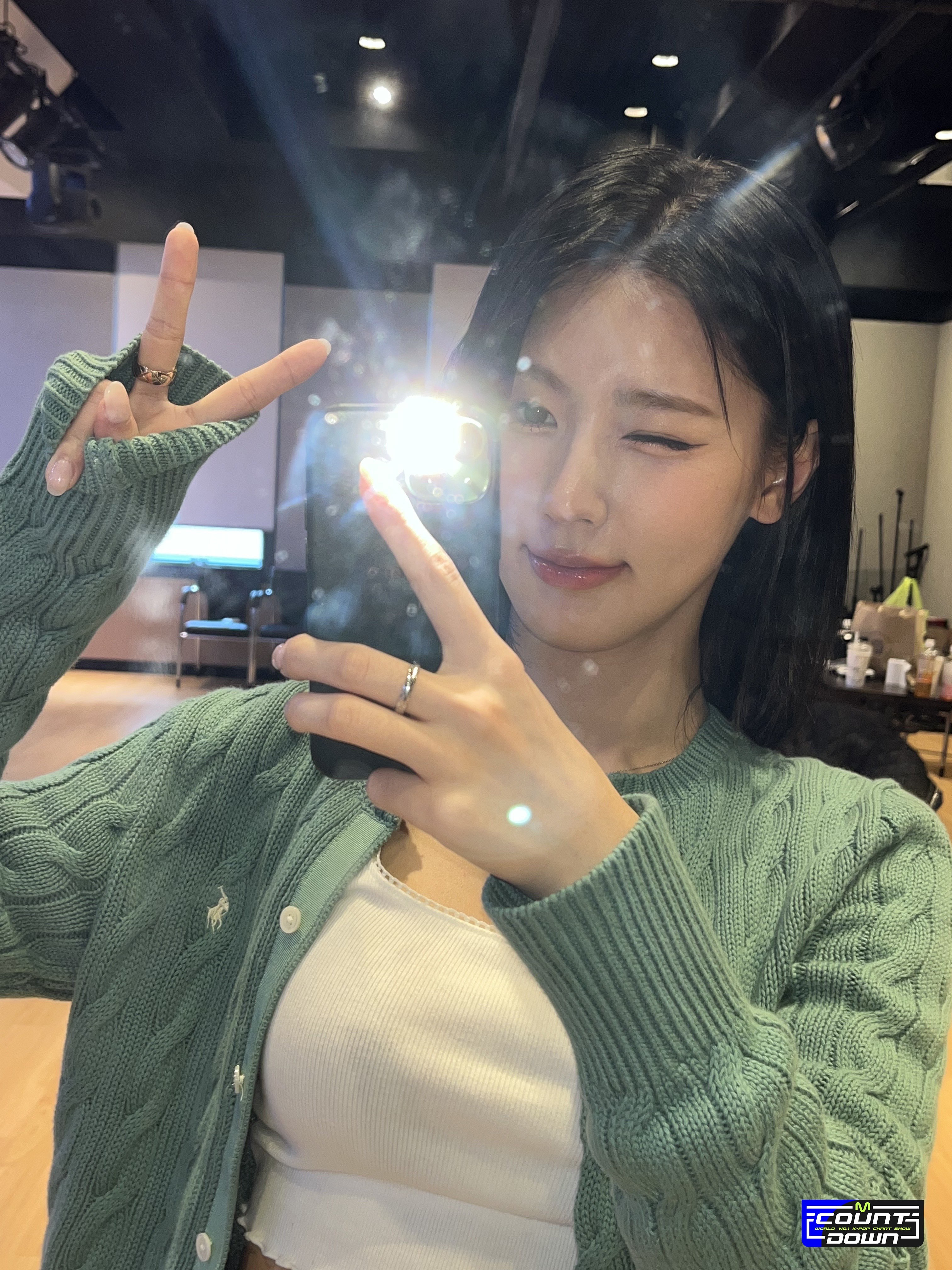 [30%적립] Polo Ralph Lauren Women Cable Knit Cotton Crewneck Cardigan Green 착용 스타일 - 1